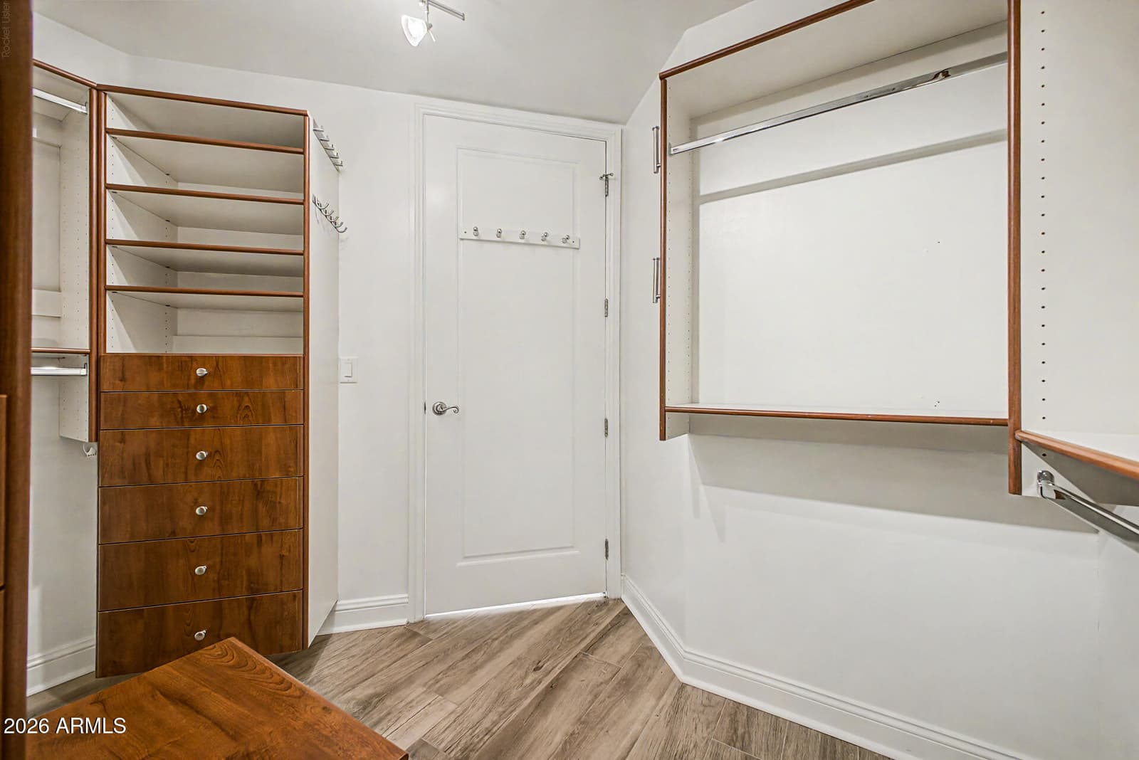 3801 N GOLDWATER Boulevard 204, Scottsdale, AZ 85251 — photo 17 of 33