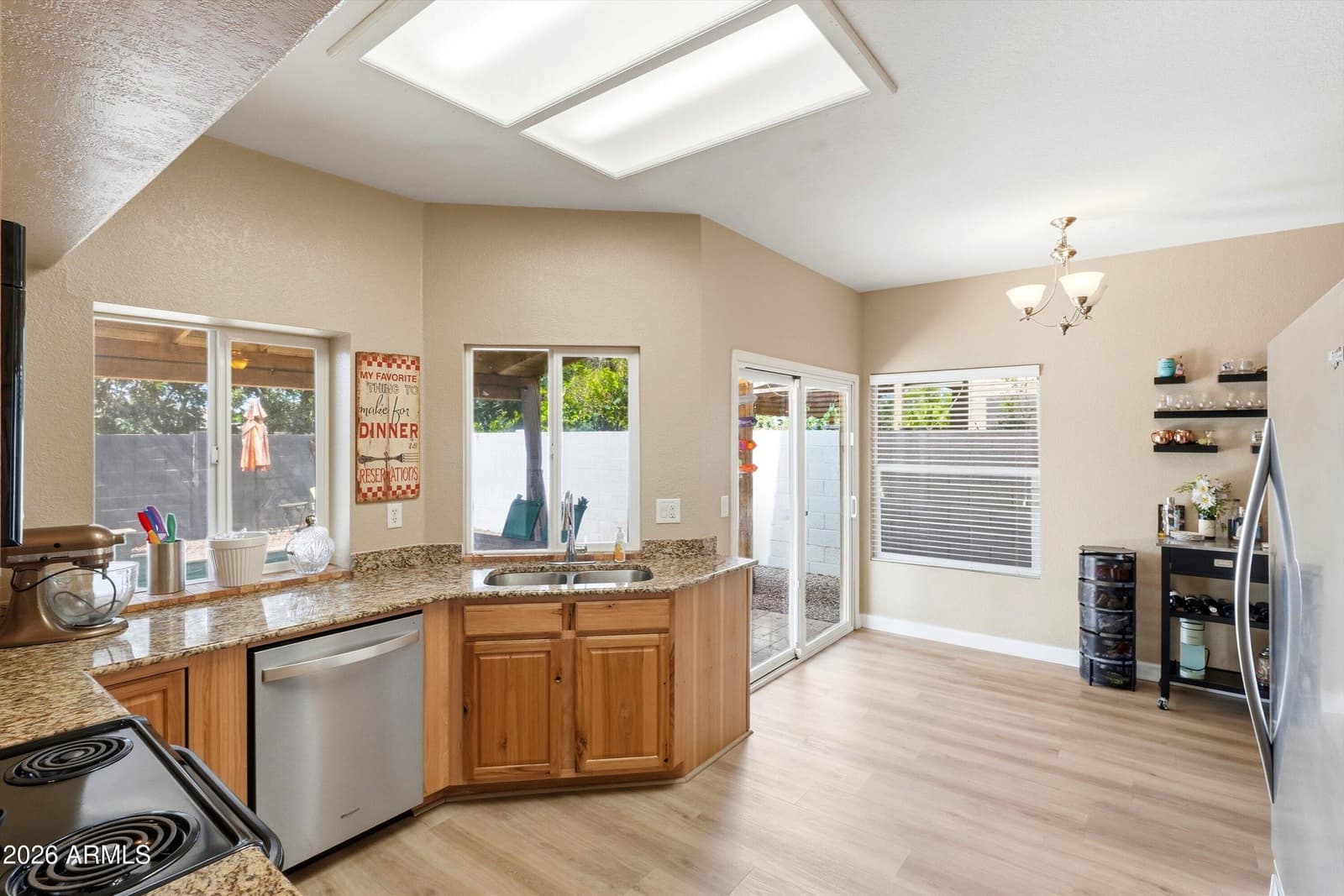 4578 W SHANNON Street, Chandler, AZ 85226 — photo 8 of 27