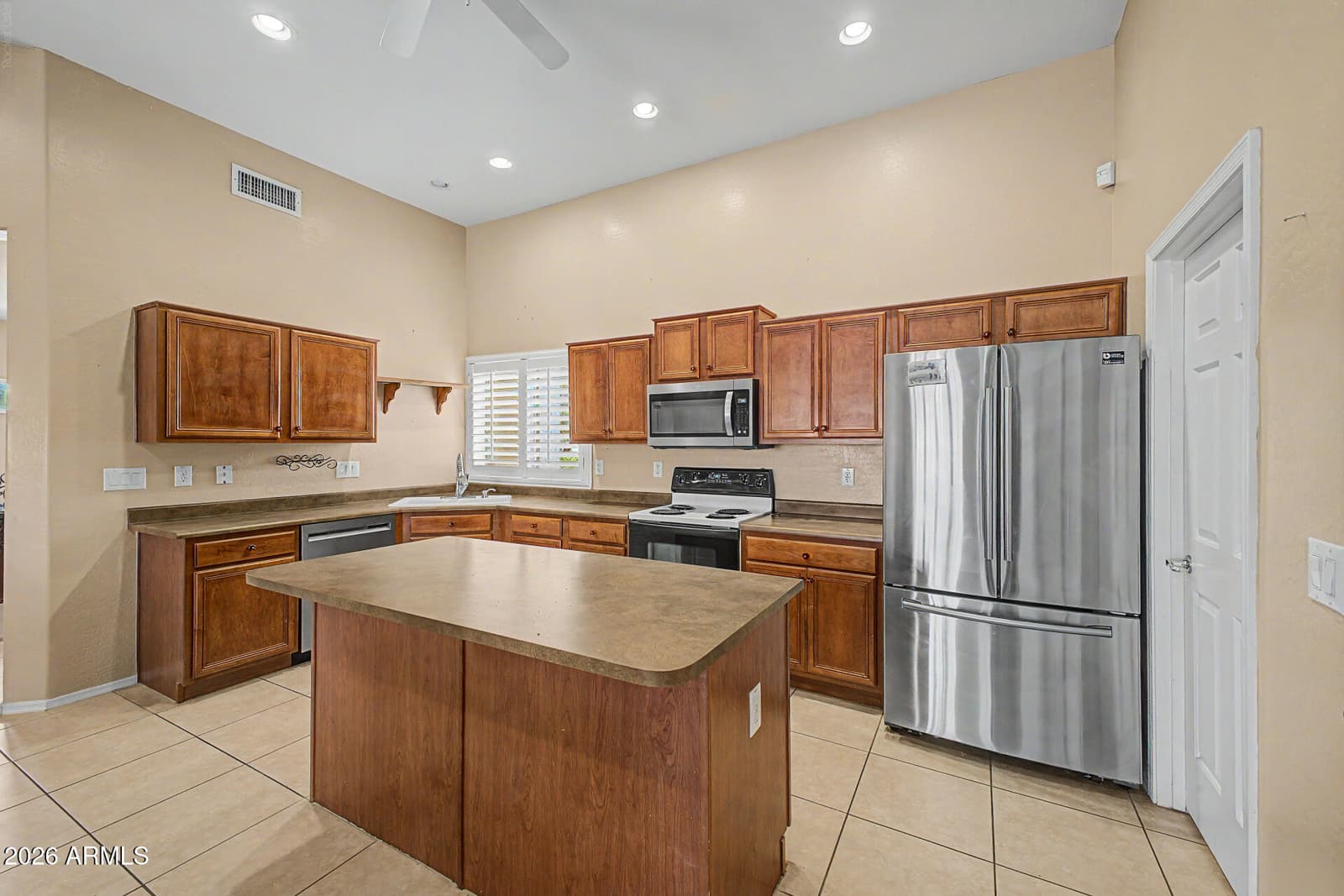 3386 E THORNTON Avenue, Gilbert, AZ 85297 — photo 3 of 35