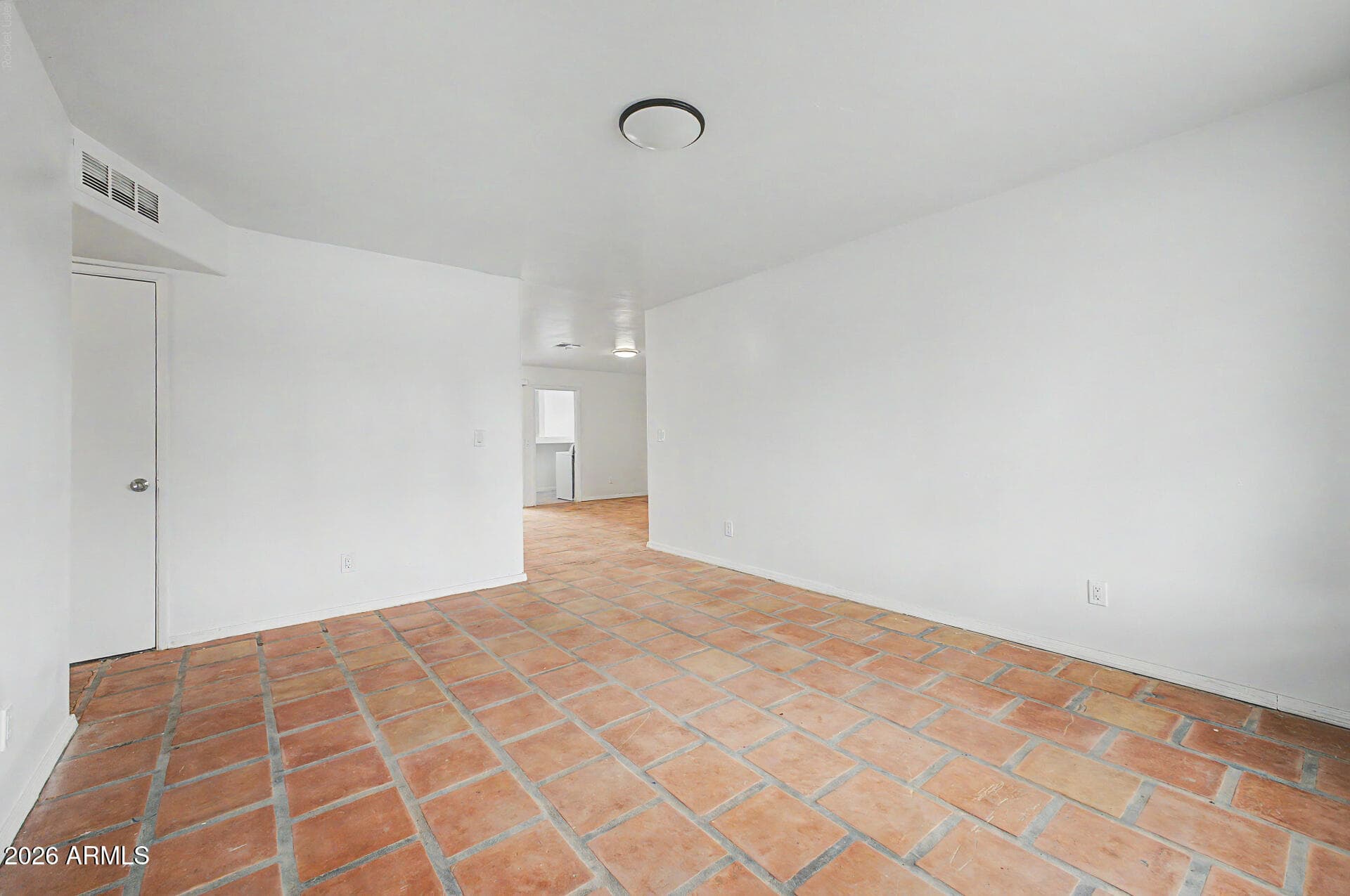 6920 W FILLMORE Street, Phoenix, AZ 85043 — photo 5 of 21