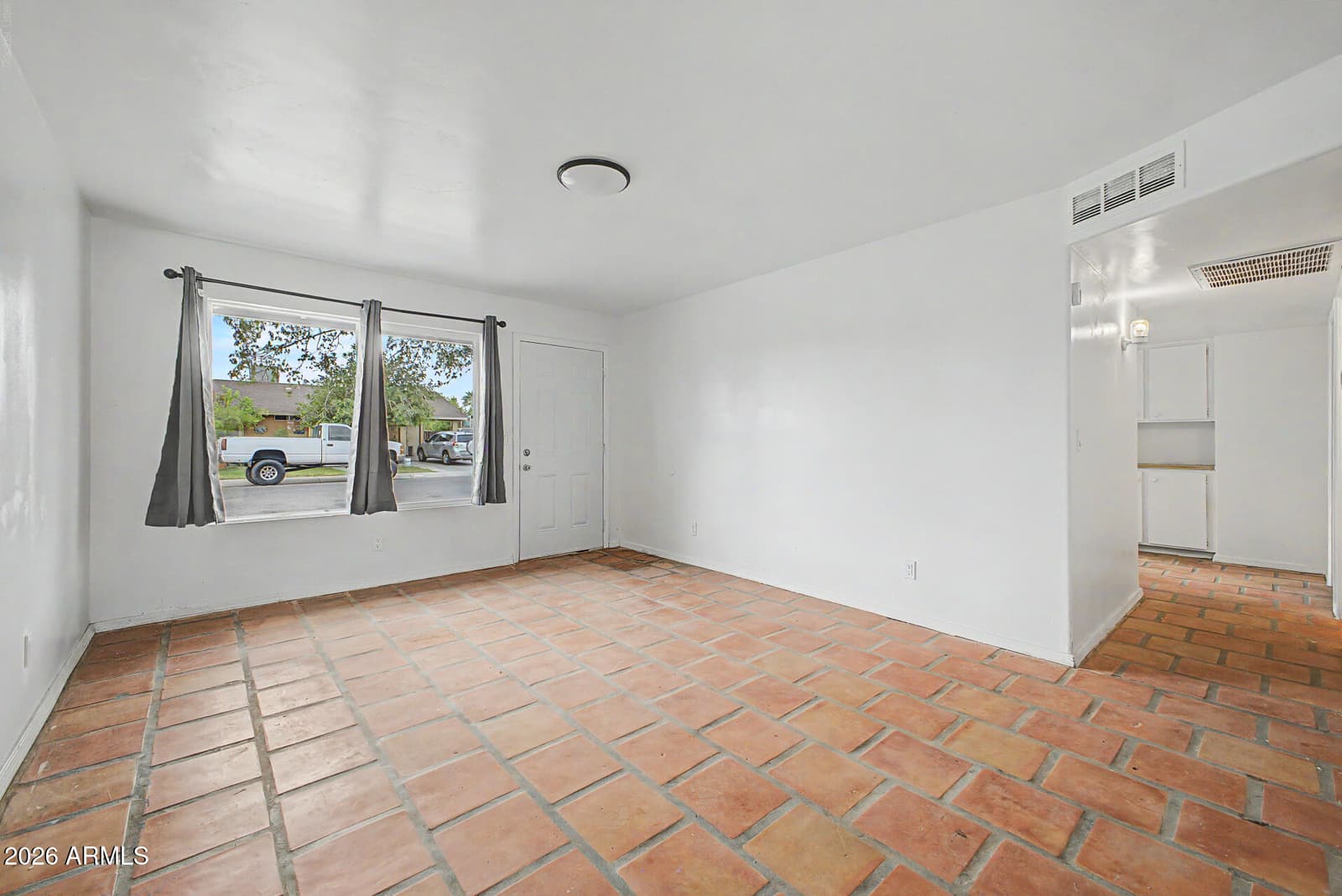 6920 W FILLMORE Street, Phoenix, AZ 85043 — photo 4 of 21