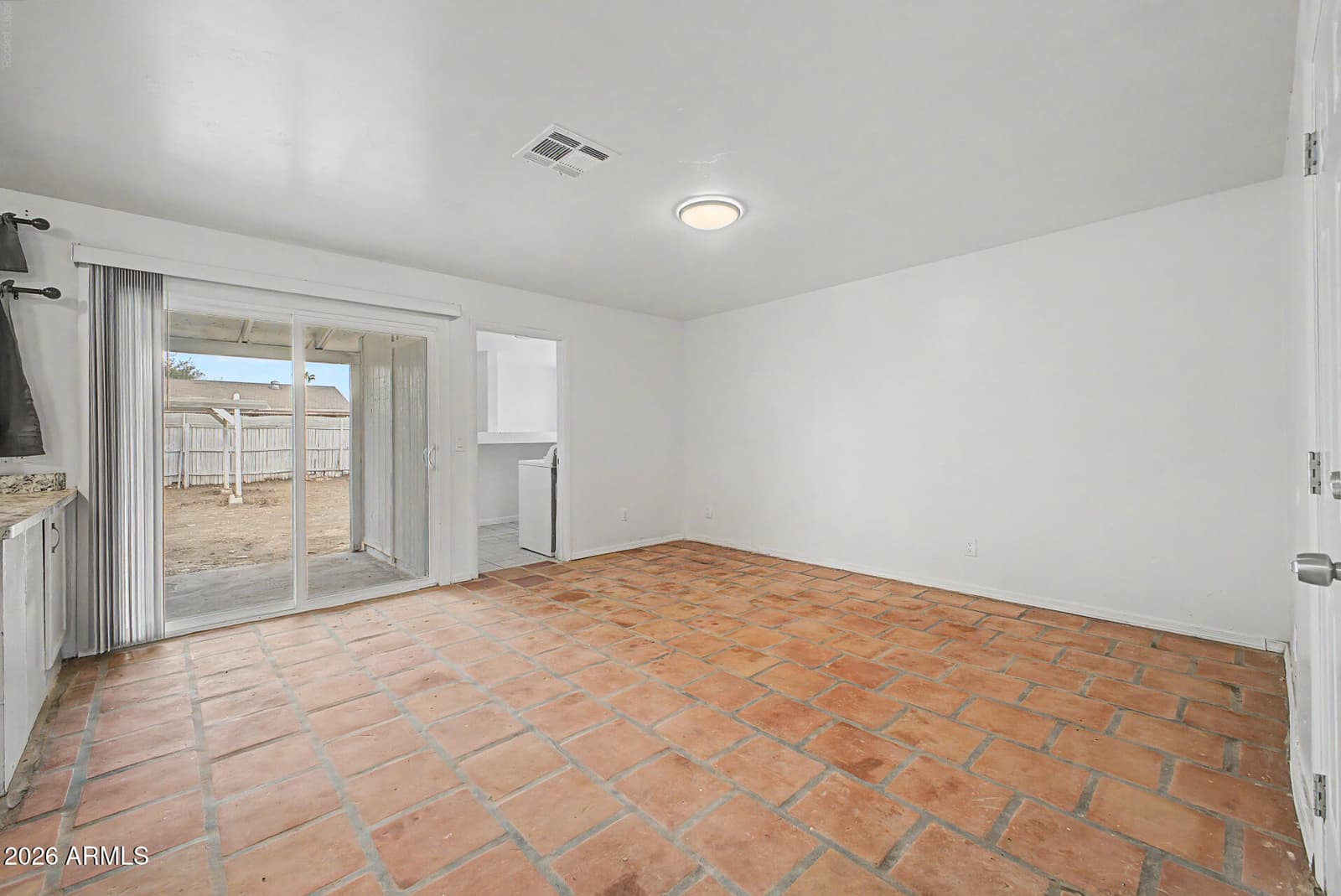 6920 W FILLMORE Street, Phoenix, AZ 85043 — photo 7 of 21