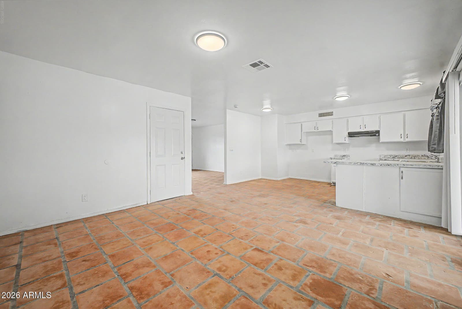 6920 W FILLMORE Street, Phoenix, AZ 85043 — photo 8 of 21