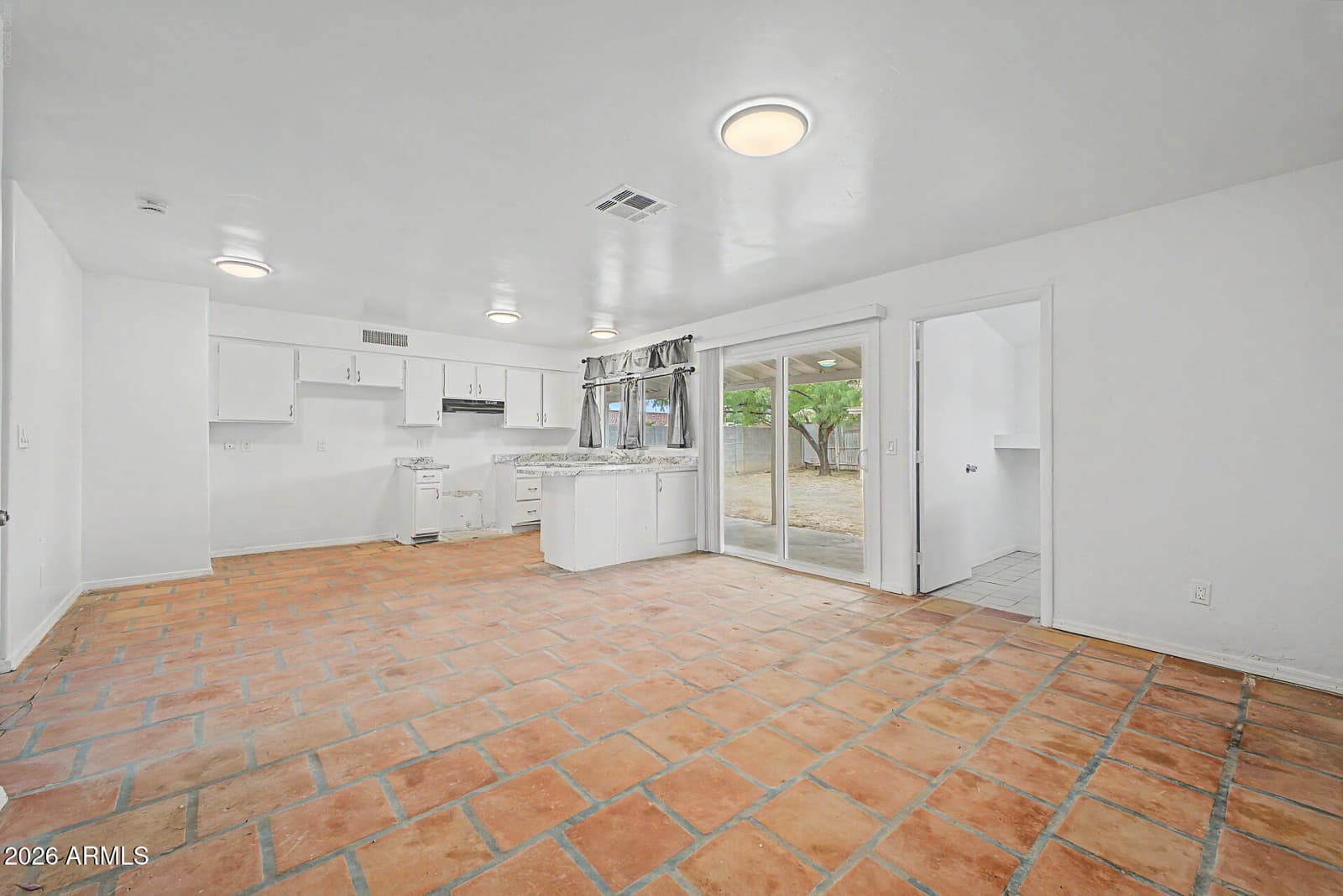 6920 W FILLMORE Street, Phoenix, AZ 85043 — photo 9 of 21