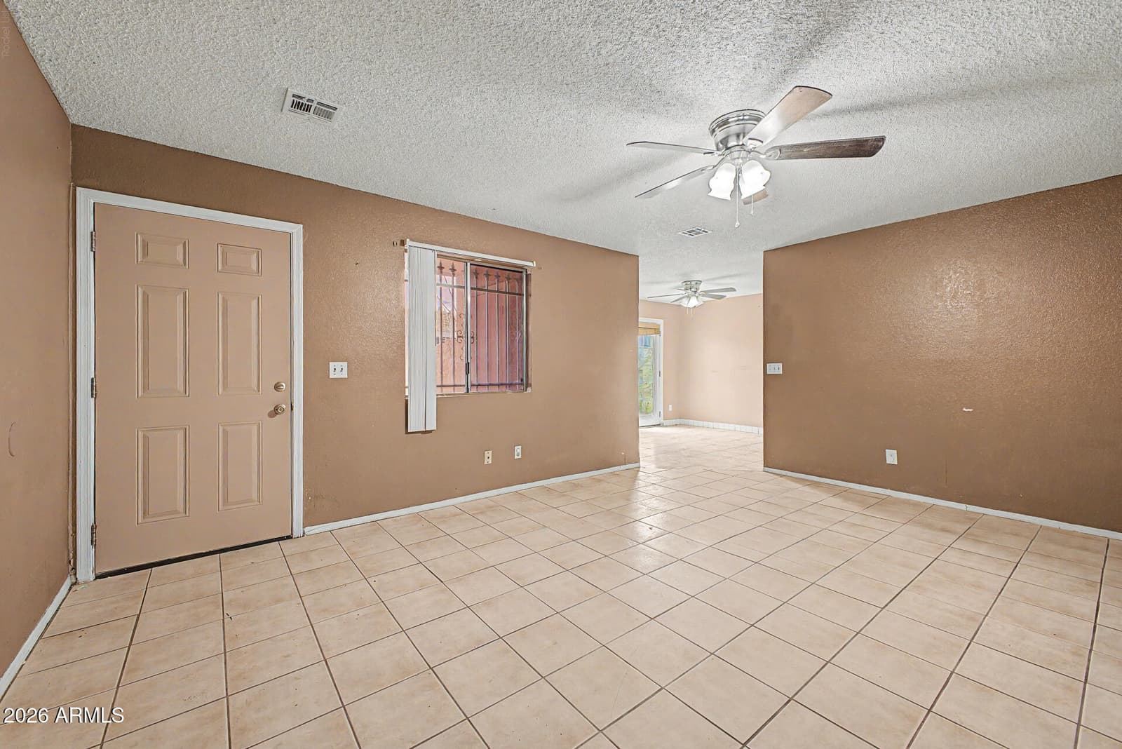 6902 W DEVONSHIRE Avenue 1281, Phoenix, AZ 85033 — photo 5 of 35