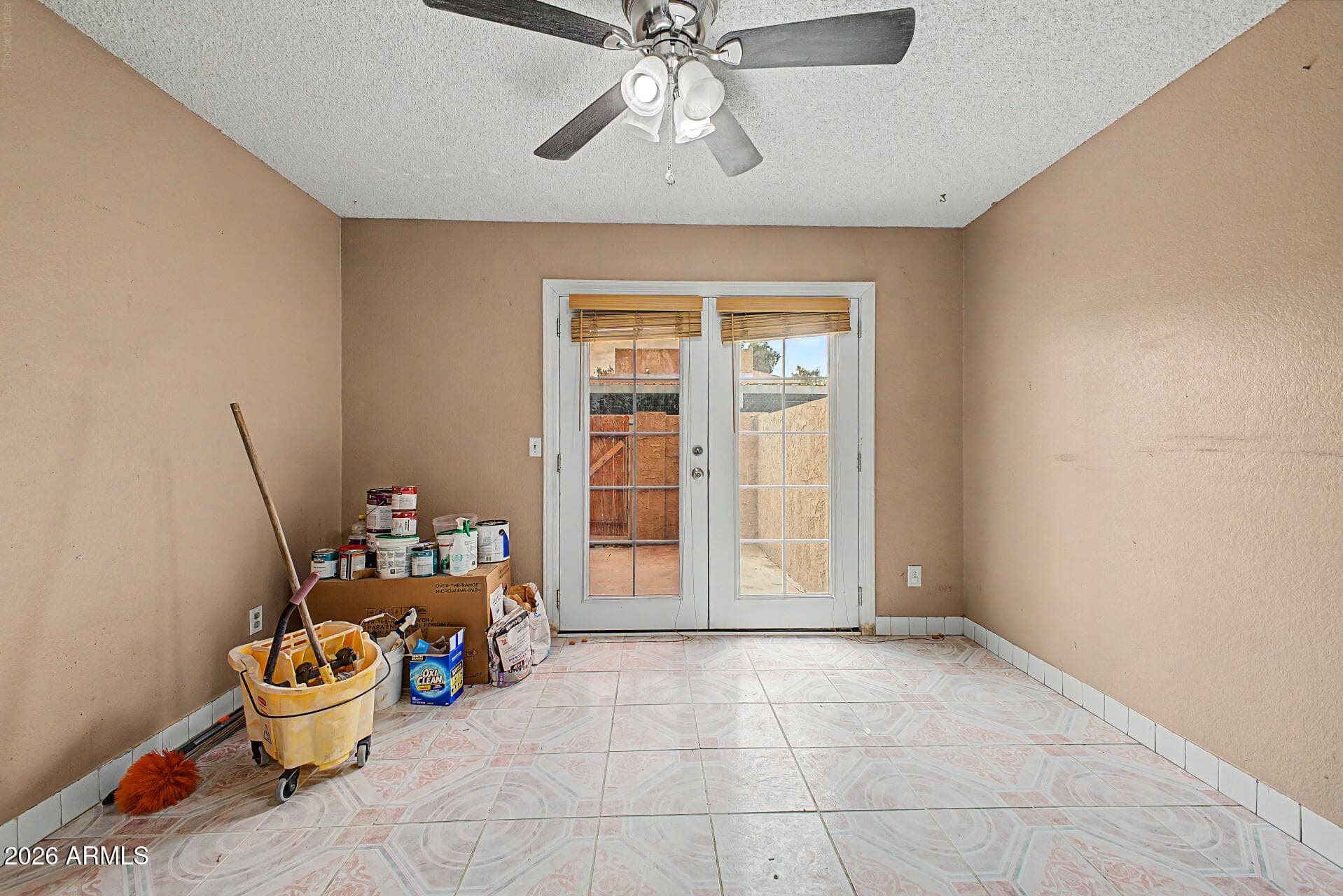6902 W DEVONSHIRE Avenue 1281, Phoenix, AZ 85033 — photo 9 of 35