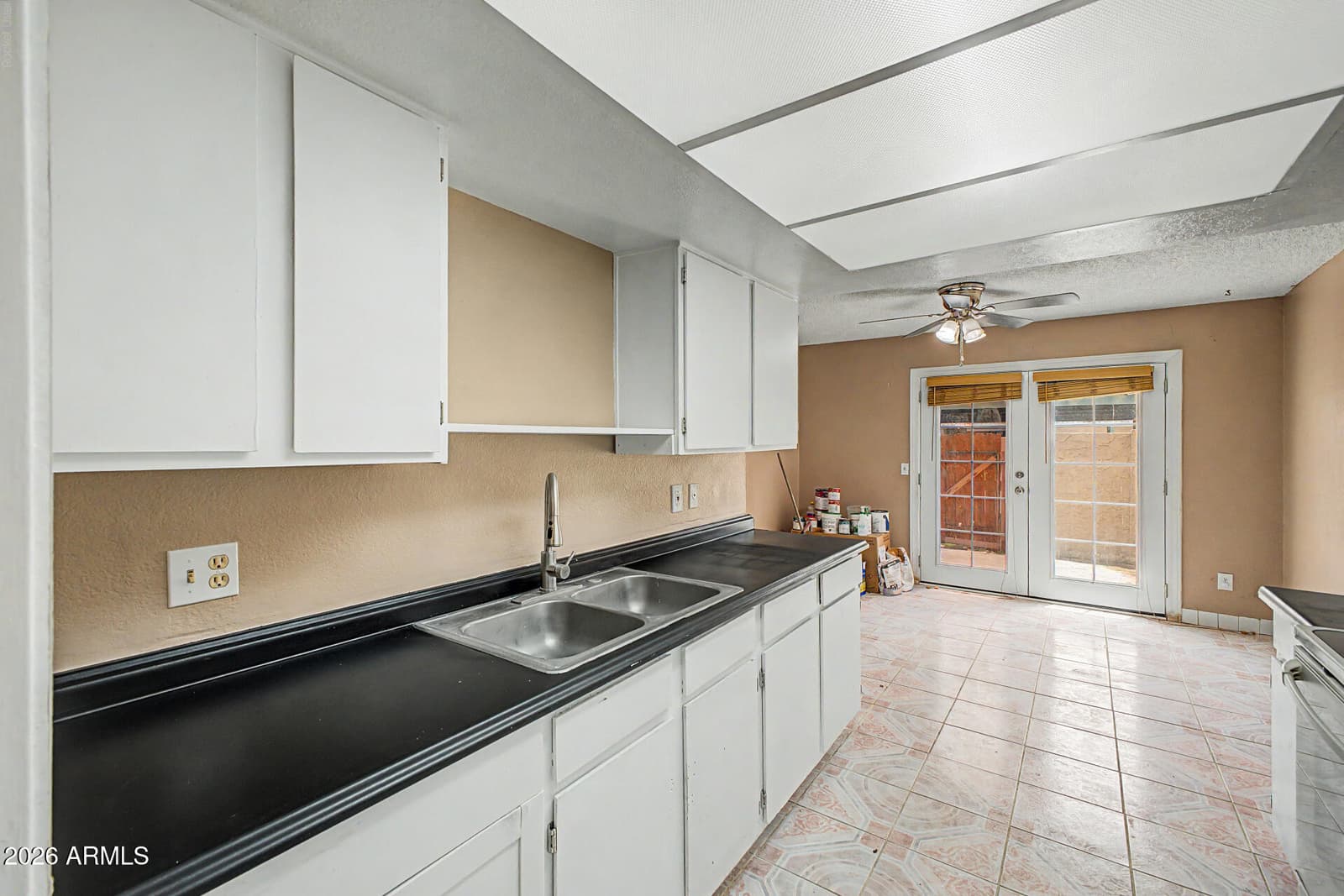 6902 W DEVONSHIRE Avenue 1281, Phoenix, AZ 85033 — photo 14 of 35
