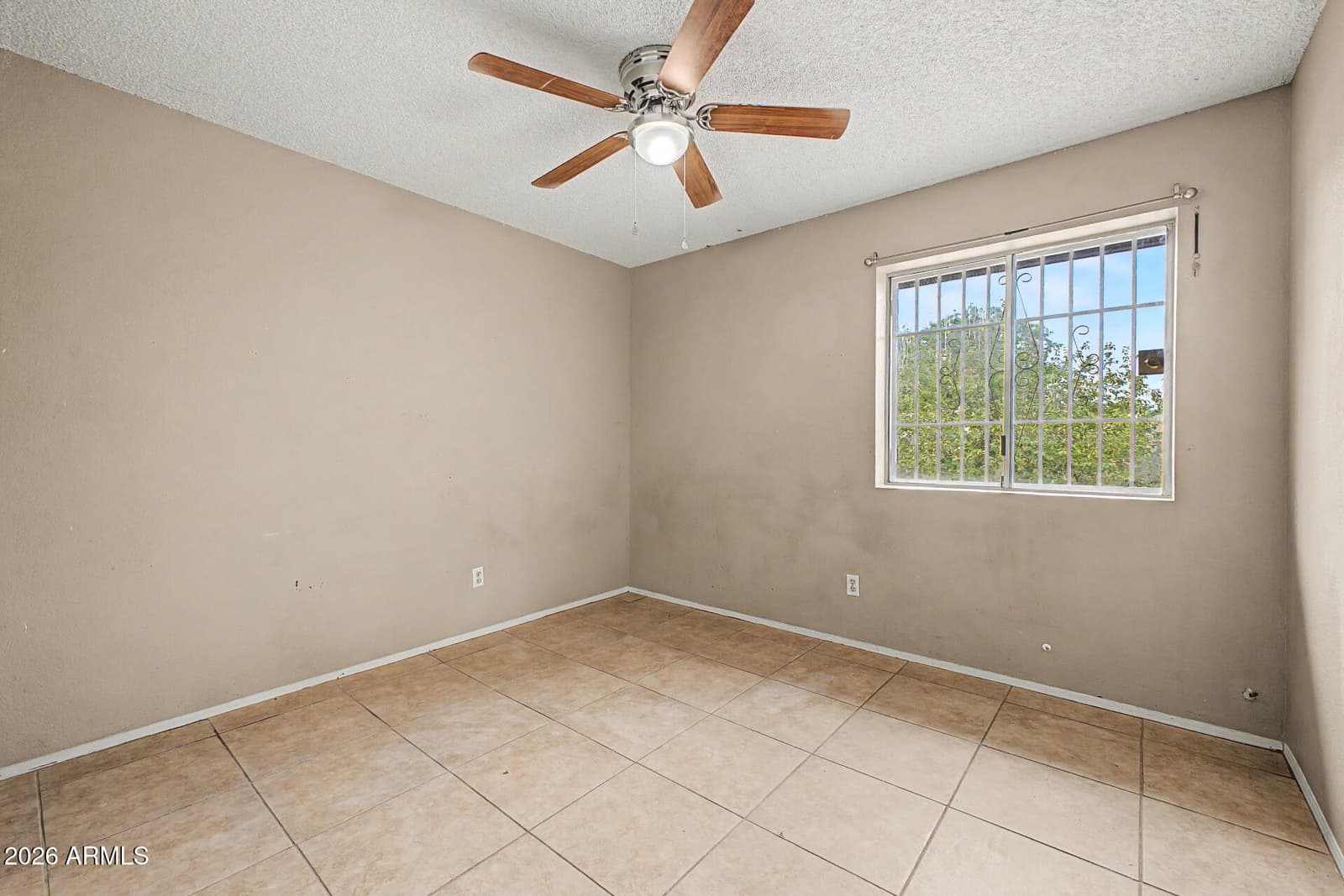6902 W DEVONSHIRE Avenue 1281, Phoenix, AZ 85033 — photo 20 of 35
