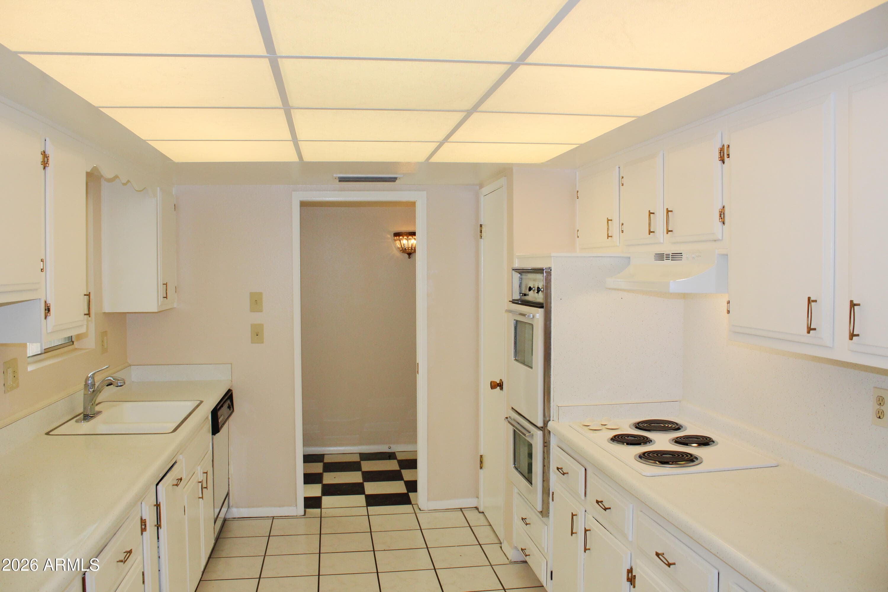 10207 W KINGSWOOD Circle, Sun City, AZ 85351 — photo 10 of 33