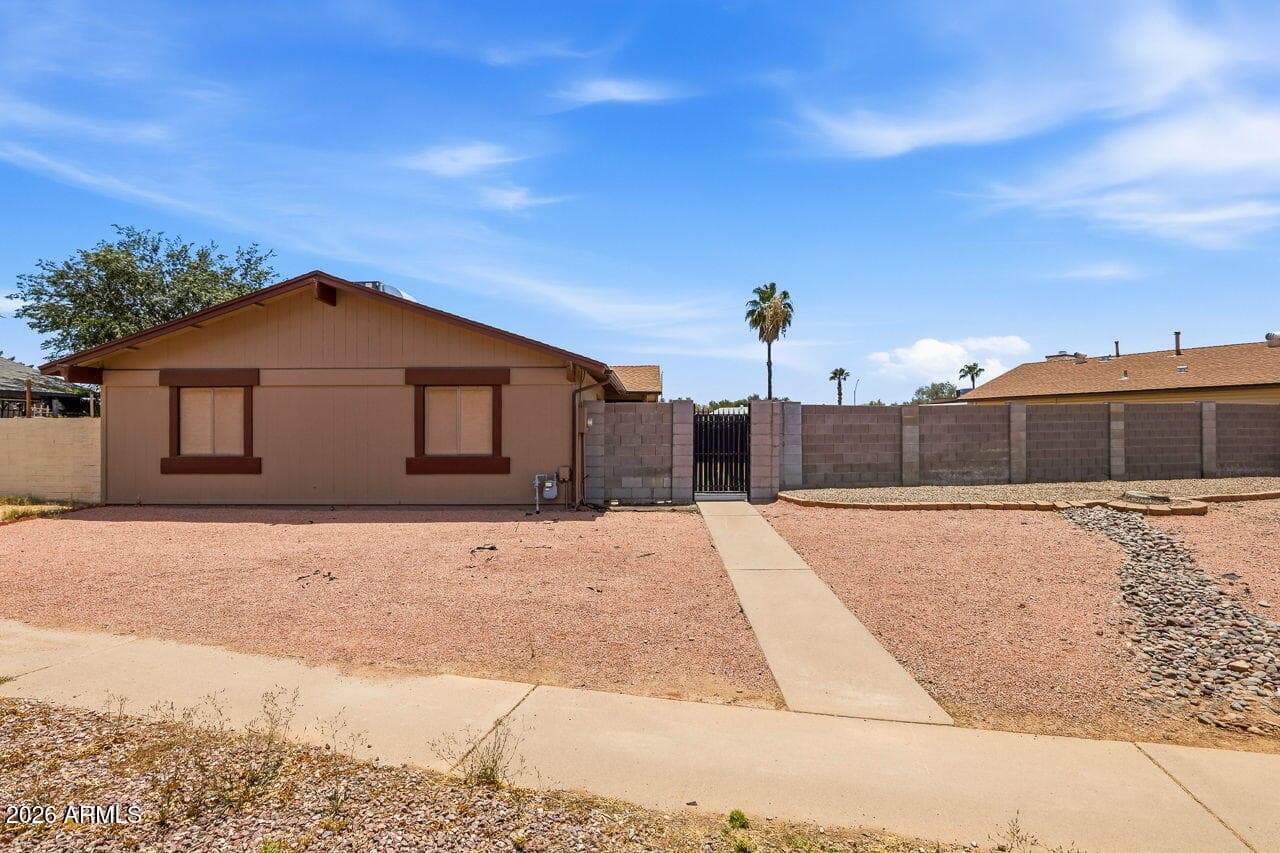 13822 N 47th Avenue, Glendale, AZ 85306 — photo 1 of 16