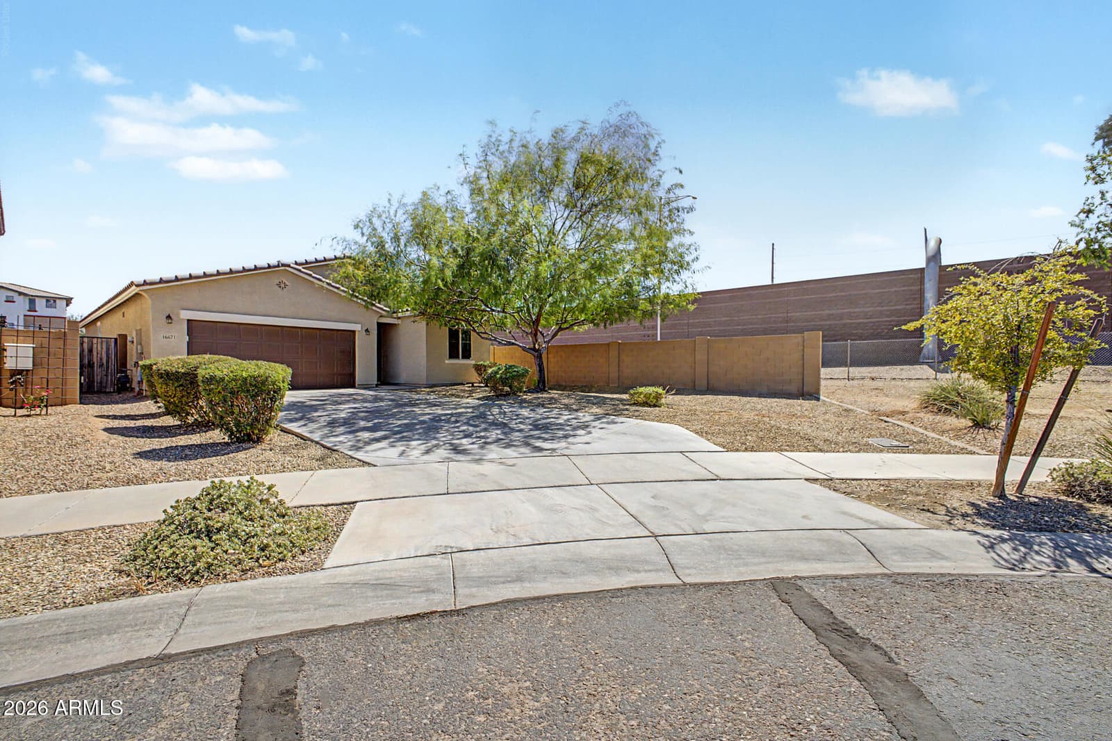16671 W MESCAL Street, Surprise, AZ 85388 — photo 2 of 33