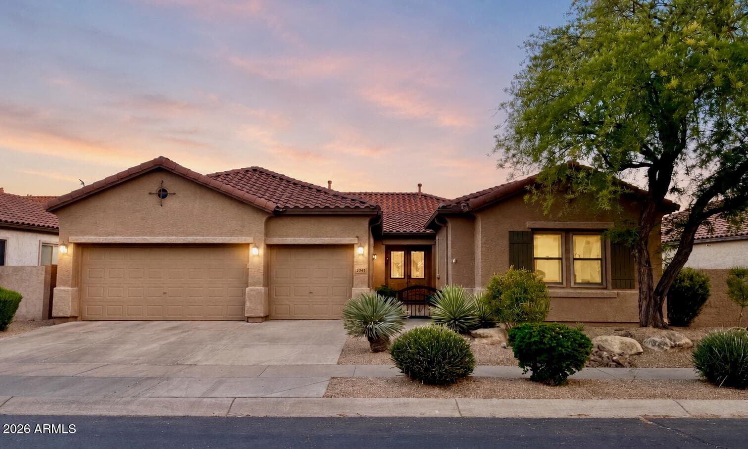 2341 W BRAMBLE BERRY Lane, Phoenix, AZ 85085 — photo 3 of 50