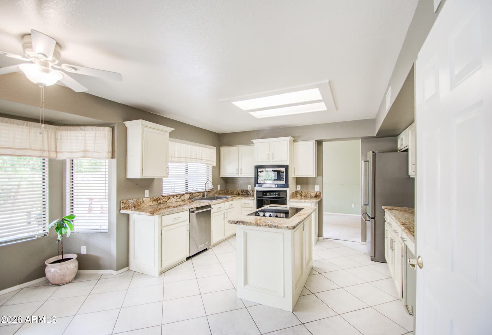 13413 S 38TH Street, Phoenix, AZ 85044 — photo 10 of 52