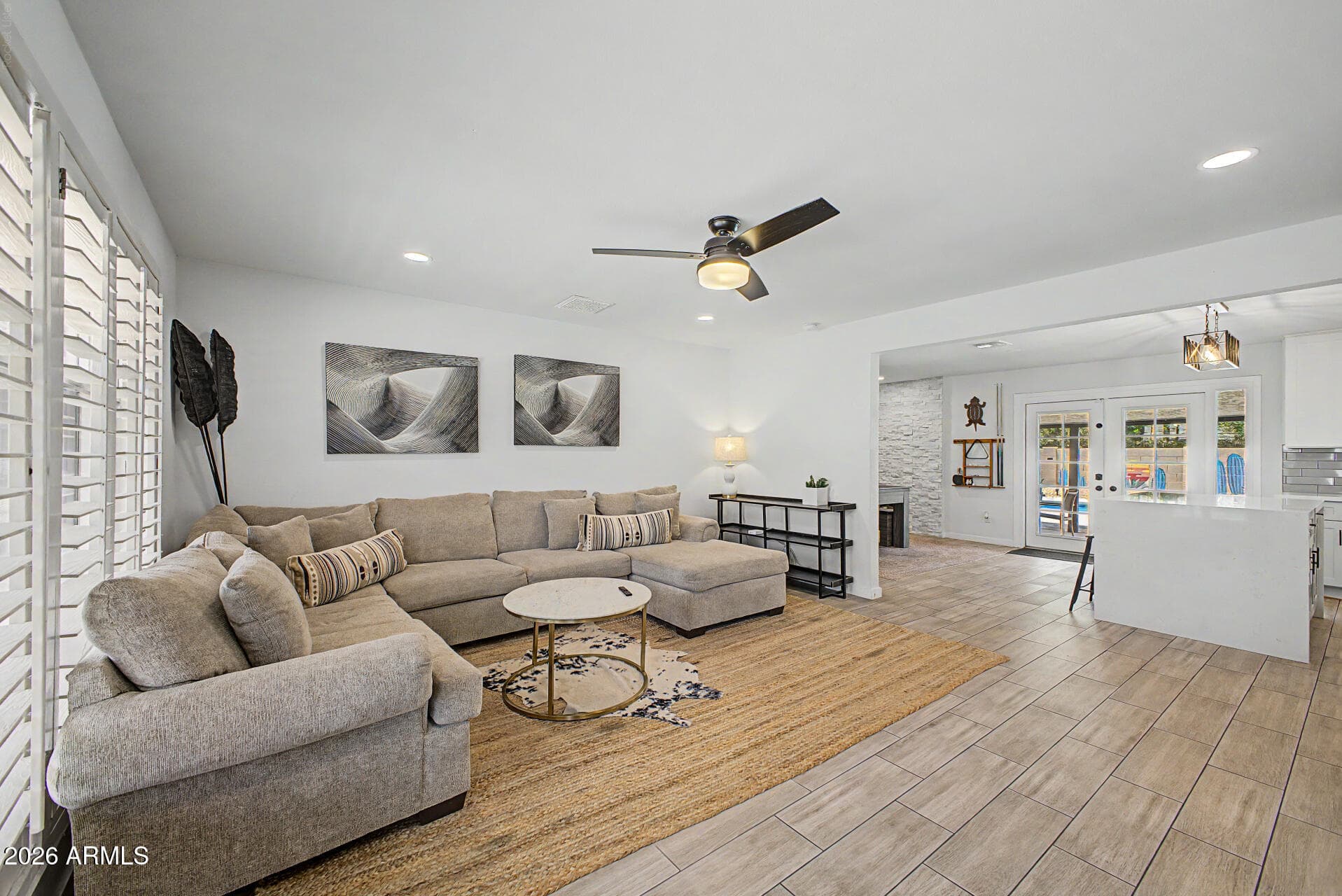 8330 E MONTE VISTA Road, Scottsdale, AZ 85257 — photo 9 of 38