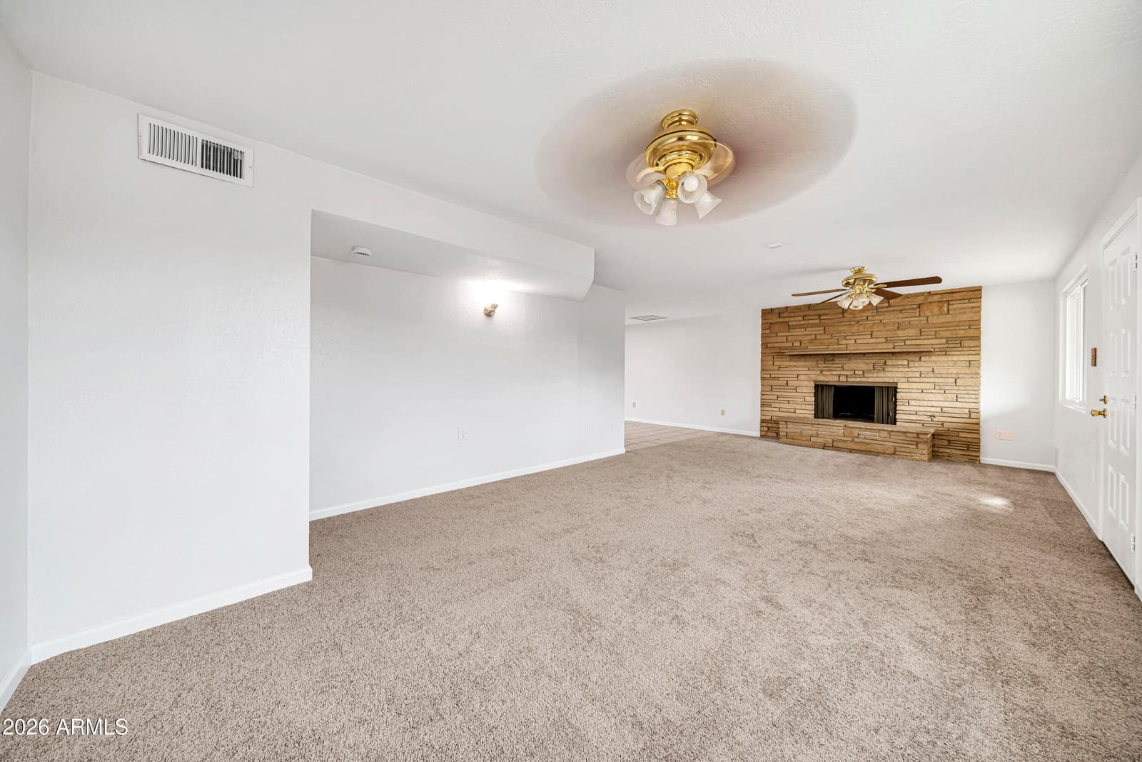 3472 E SHARON Drive, Phoenix, AZ 85032 — photo 5 of 32