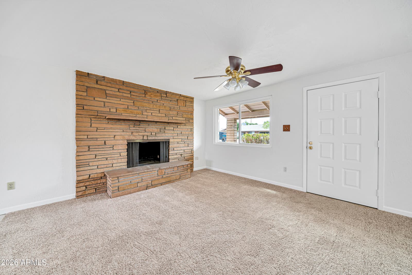 3472 E SHARON Drive, Phoenix, AZ 85032 — photo 4 of 32