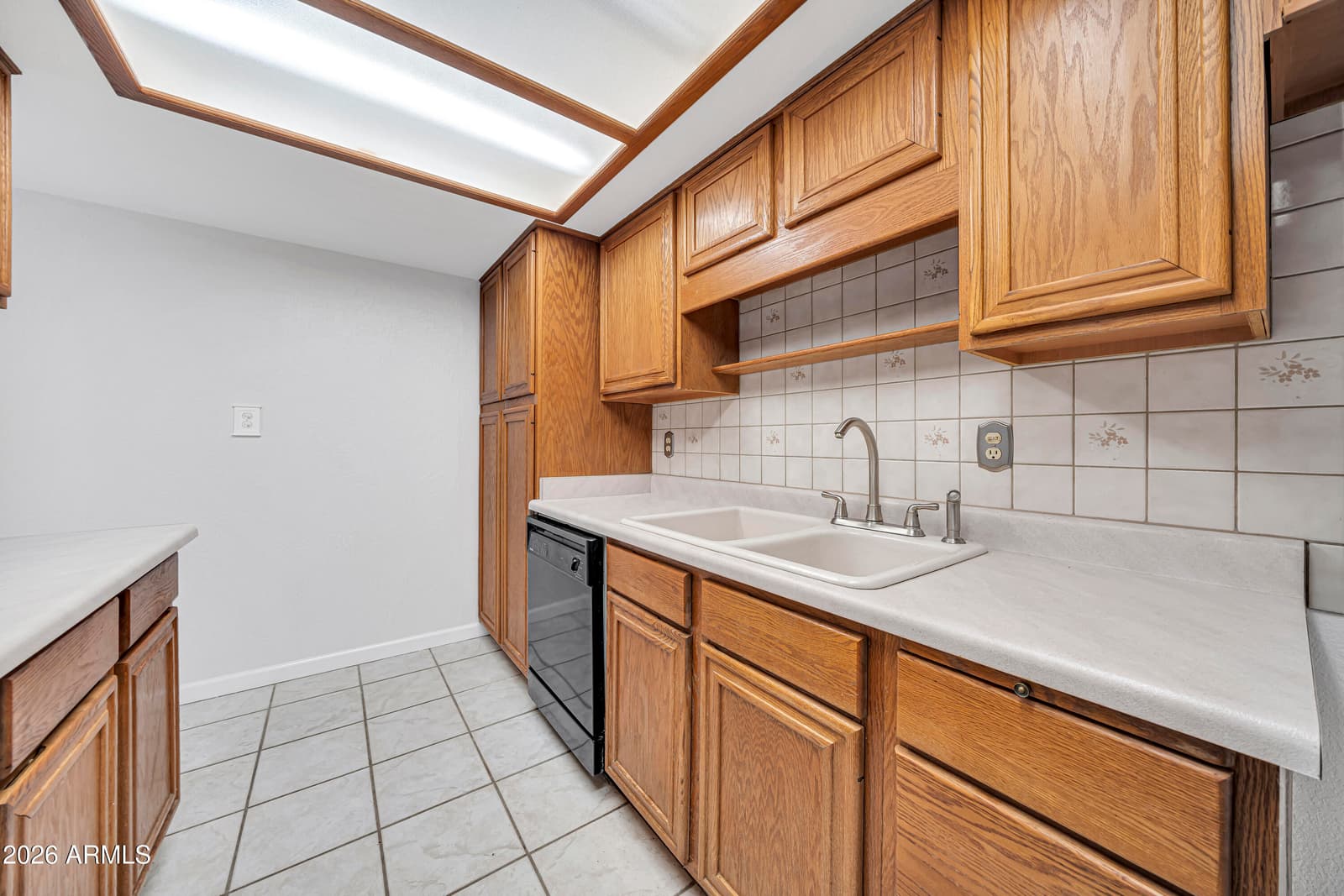 3472 E SHARON Drive, Phoenix, AZ 85032 — photo 10 of 32