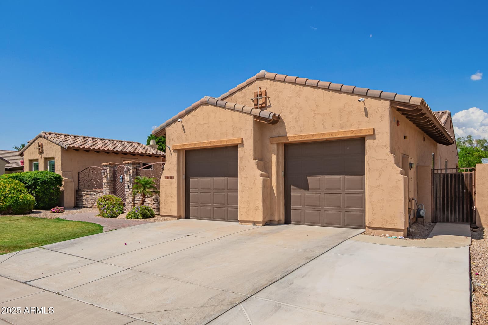 14372 W CYPRESS Street, Goodyear, AZ 85395 — photo 6 of 74