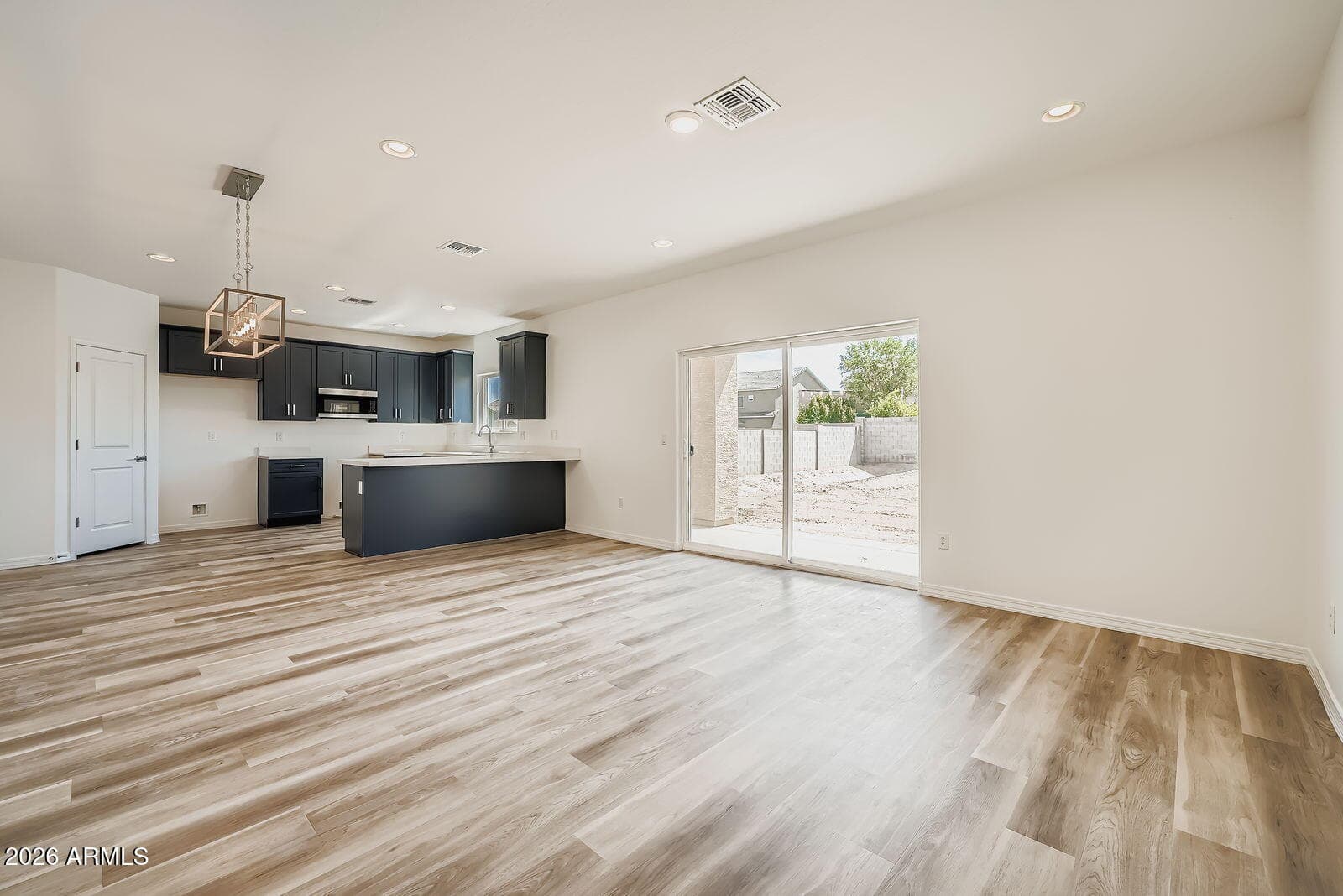 5515 S 11TH Avenue, Phoenix, AZ 85041 — photo 9 of 34