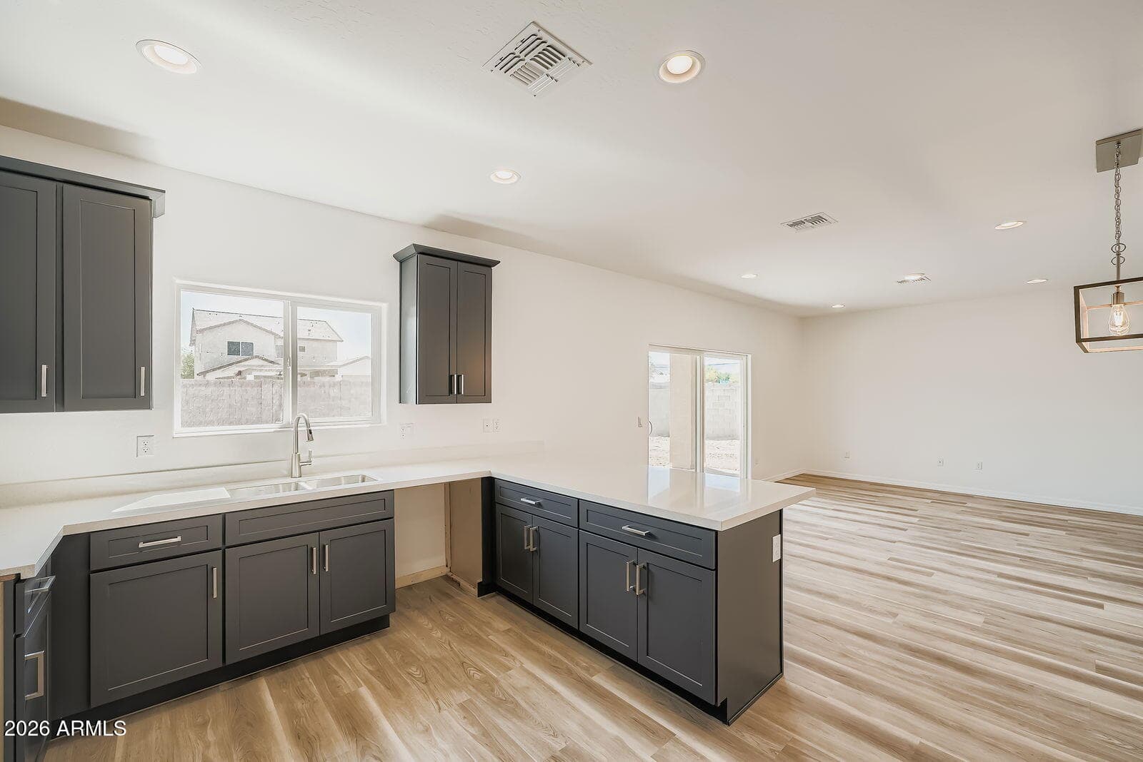 5515 S 11TH Avenue, Phoenix, AZ 85041 — photo 12 of 34