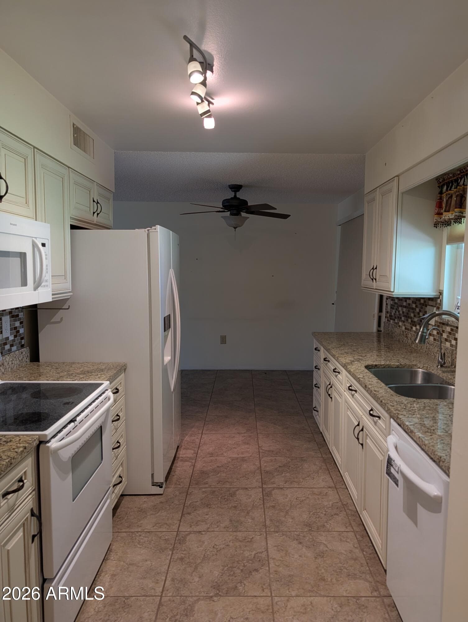 13606 N Redwood Drive, Sun City, AZ 85351 — photo 7 of 9