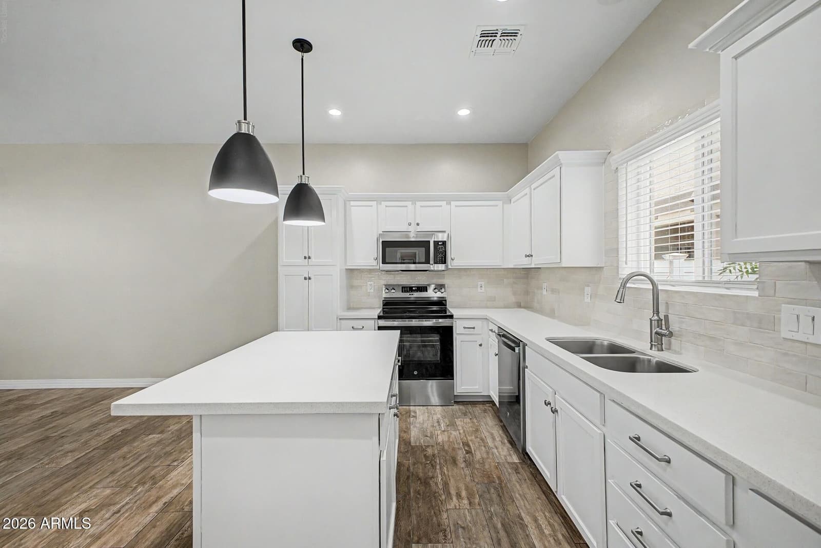3010 N 37TH Street 4, Phoenix, AZ 85018 — photo 14 of 31