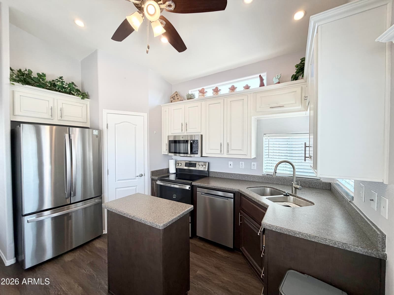 111 S GREENFIELD Road 753, Mesa, AZ 85206 — photo 11 of 65