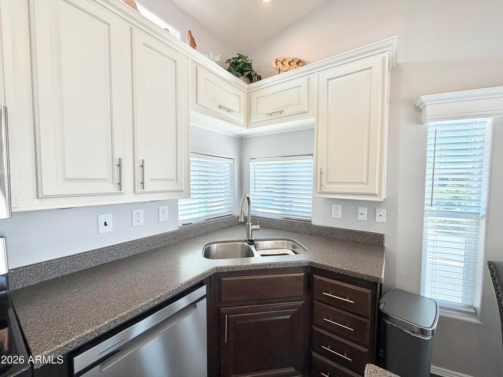 111 S GREENFIELD Road 753, Mesa, AZ 85206 — photo 14 of 65