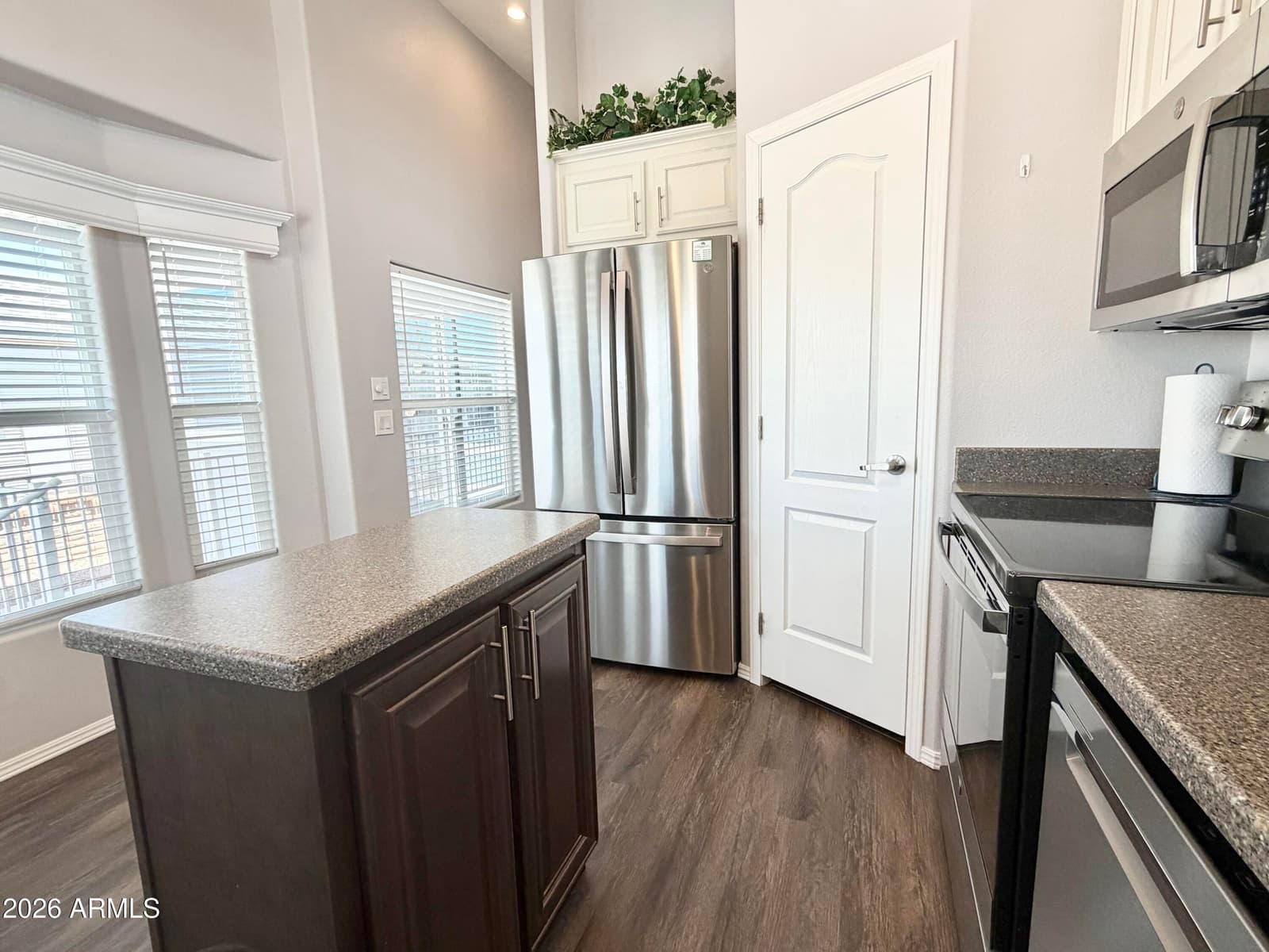 111 S GREENFIELD Road 753, Mesa, AZ 85206 — photo 18 of 65