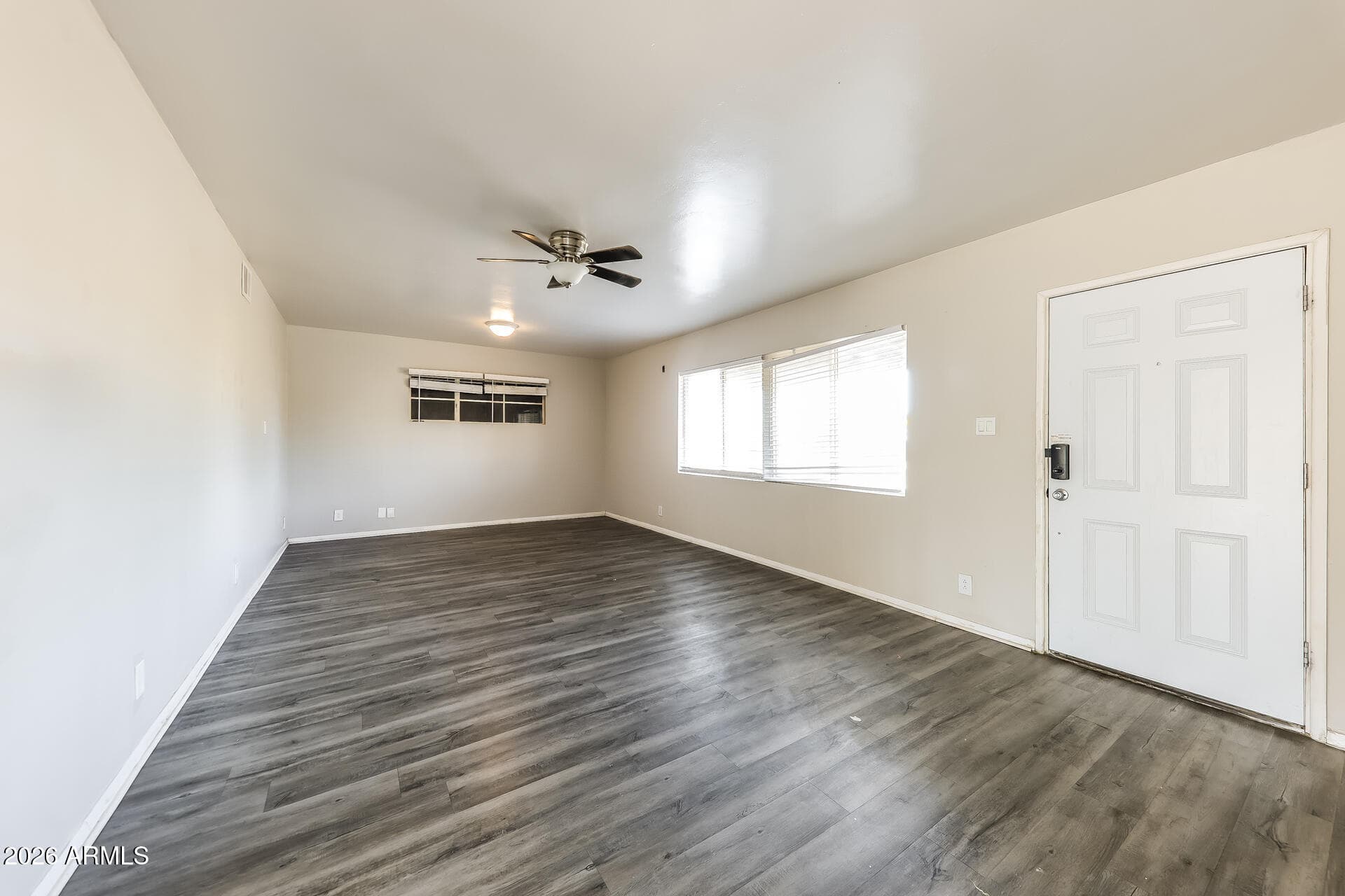 2301 W VILLAGE Drive, Phoenix, AZ 85023 — photo 4 of 21