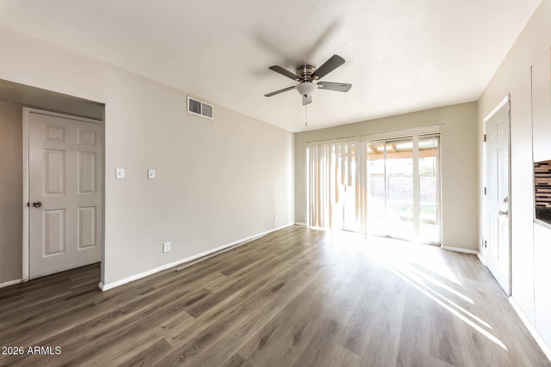 2301 W VILLAGE Drive, Phoenix, AZ 85023 — photo 7 of 21