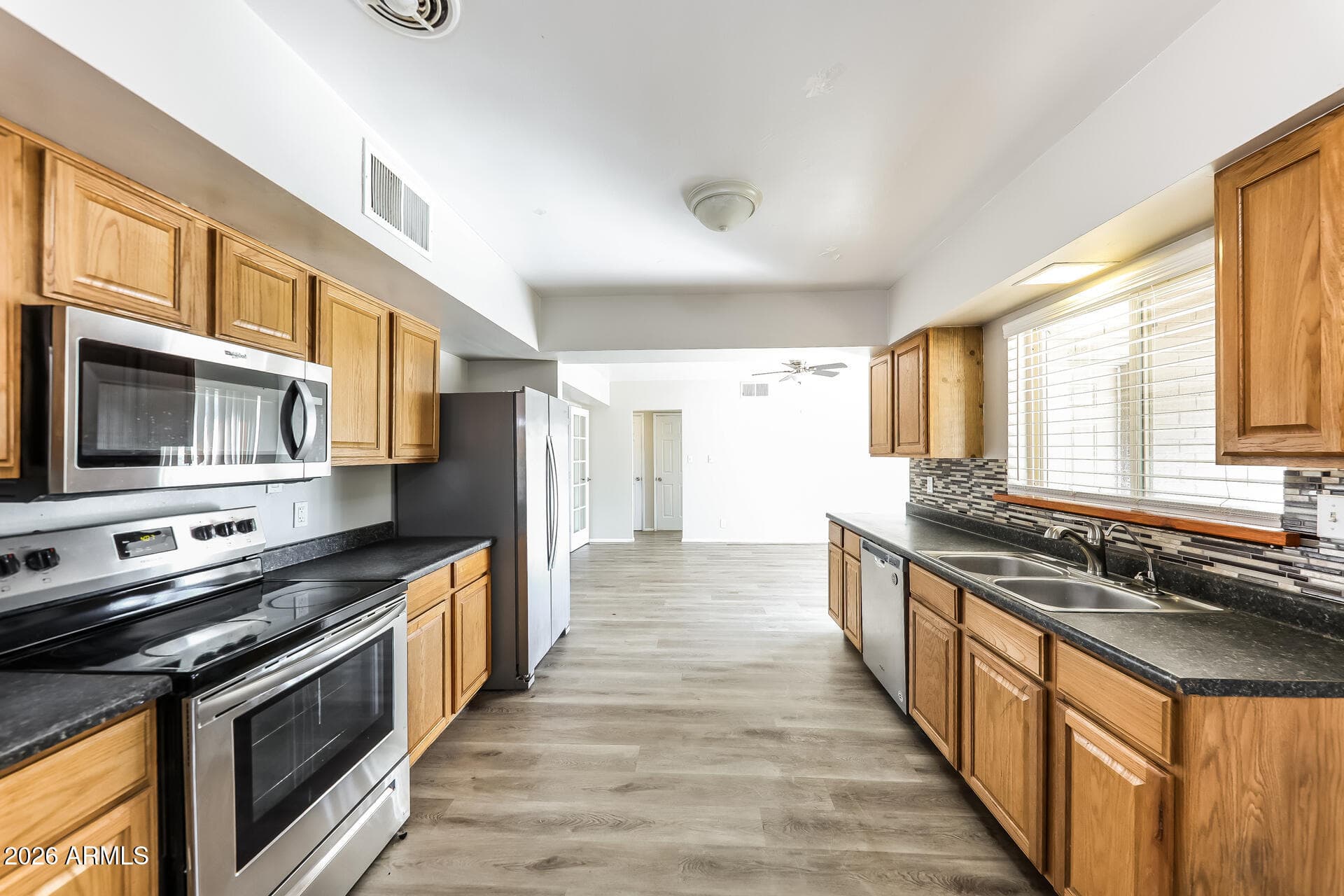 2301 W VILLAGE Drive, Phoenix, AZ 85023 — photo 11 of 21