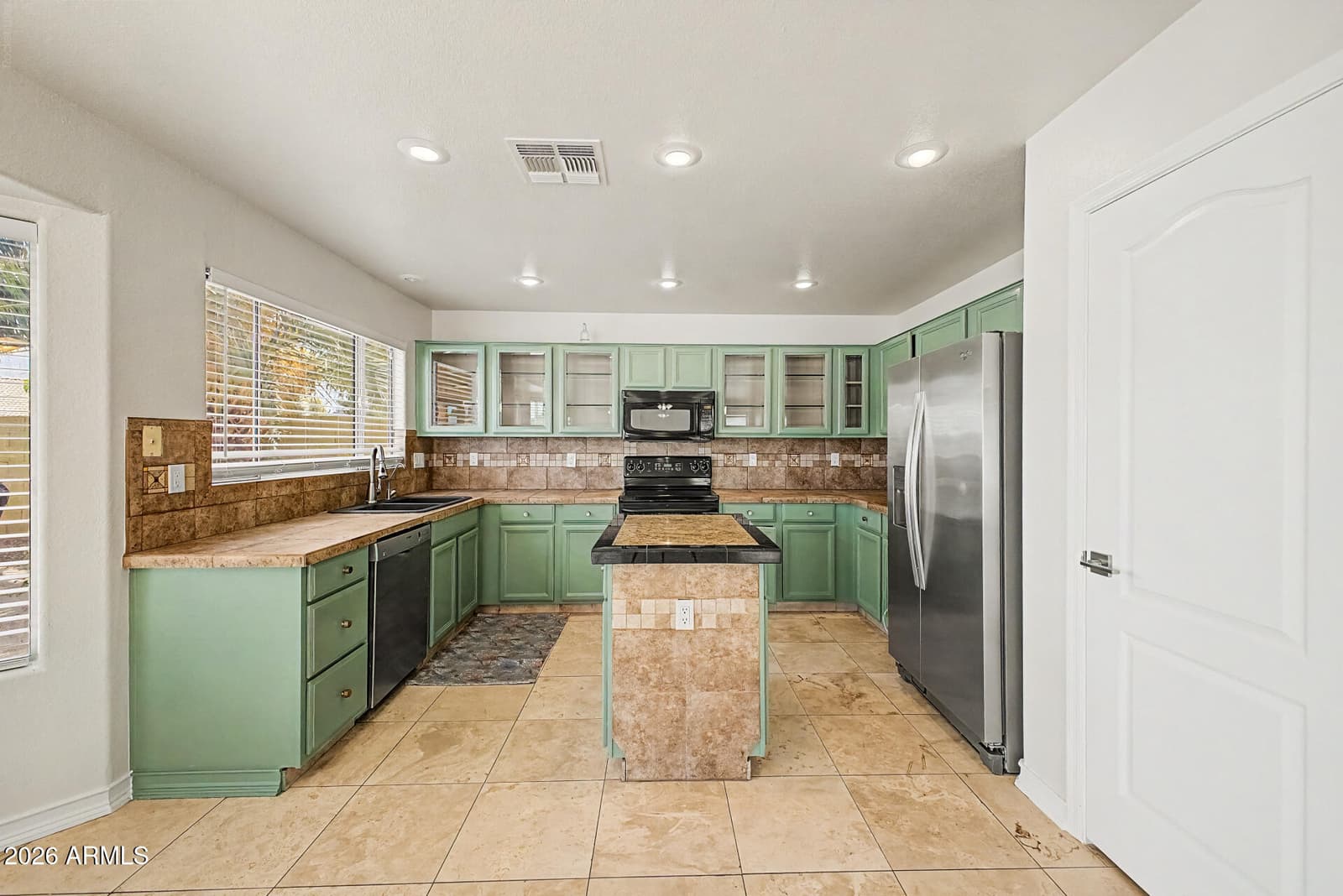 7418 E FARMDALE Avenue, Mesa, AZ 85208 — photo 12 of 39