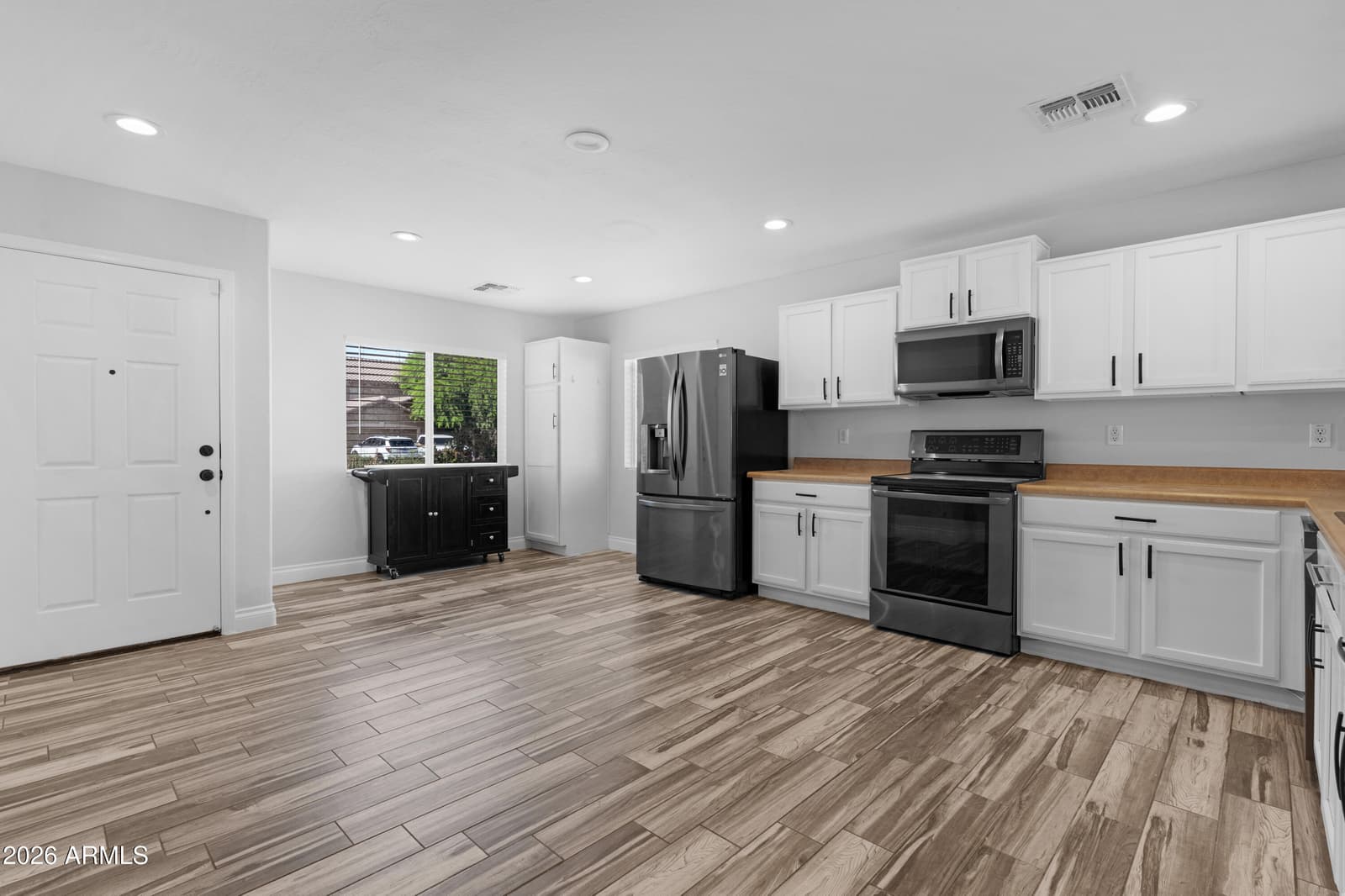 11553 W GREEN Drive, Youngtown, AZ 85363 — photo 5 of 31