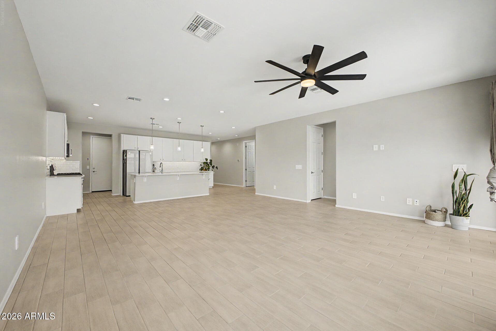 913 S 108TH Avenue, Avondale, AZ 85323 — photo 2 of 22