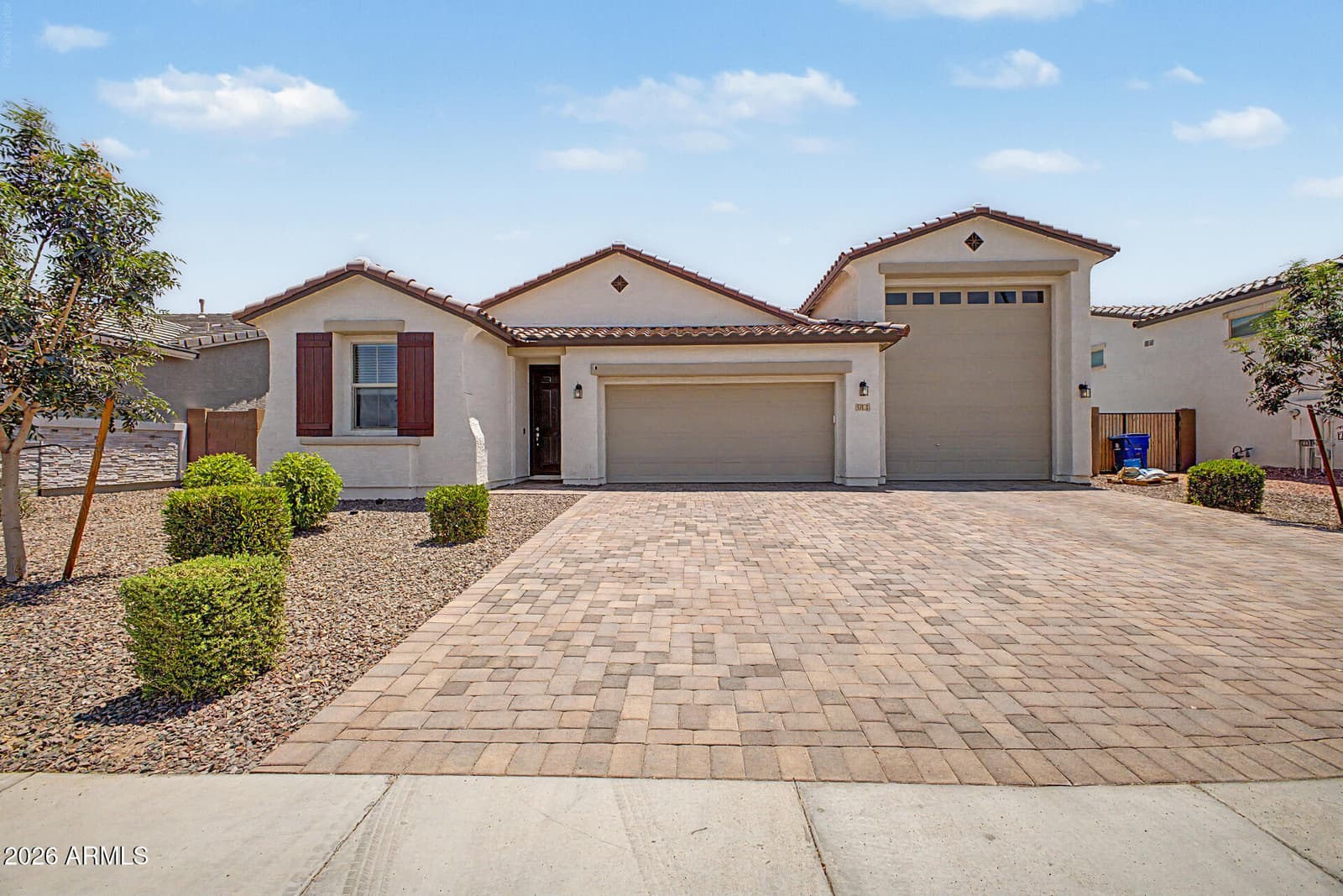 913 S 108TH Avenue, Avondale, AZ 85323 — photo 1 of 22