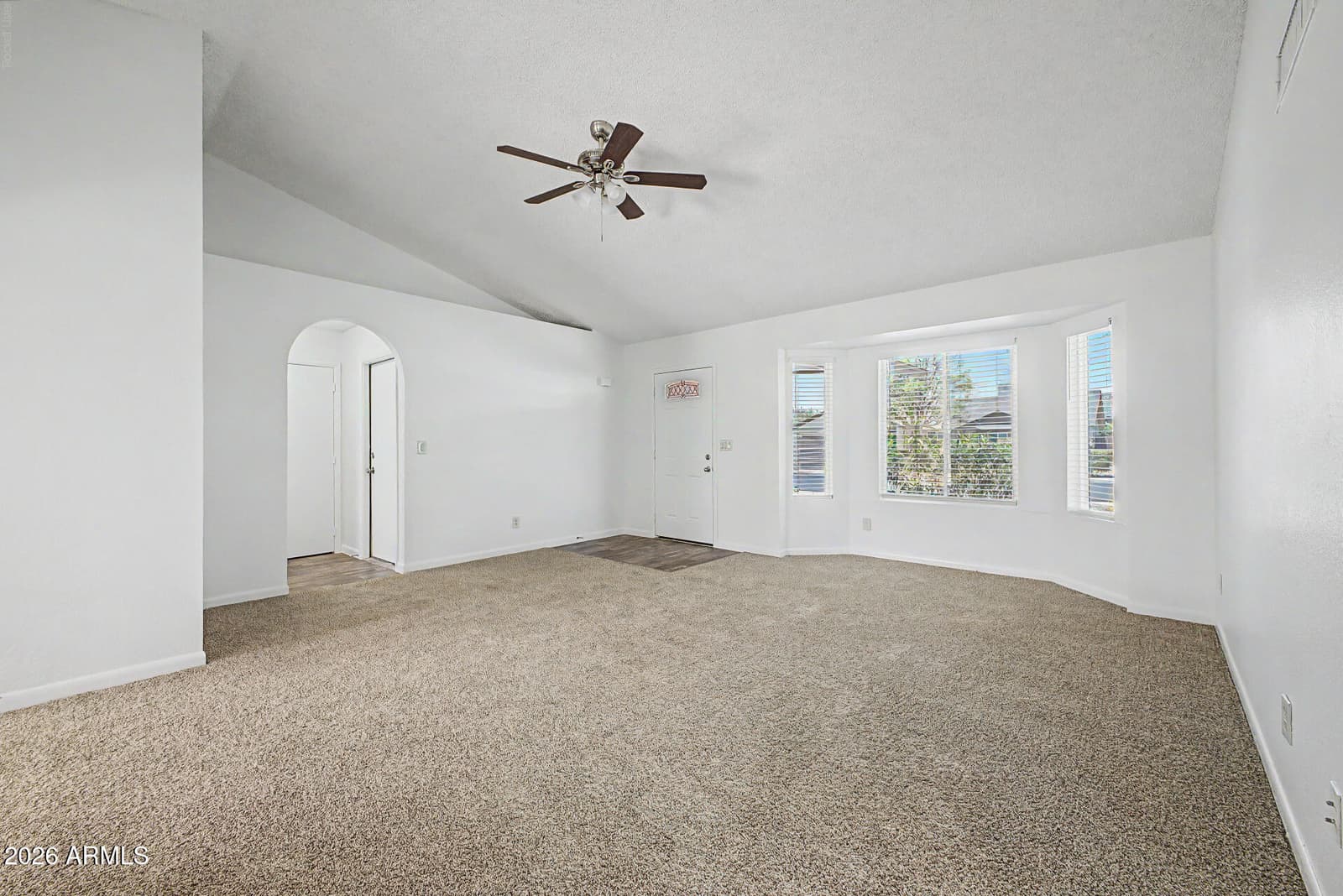 7055 E GARY Street, Mesa, AZ 85207 — photo 5 of 34