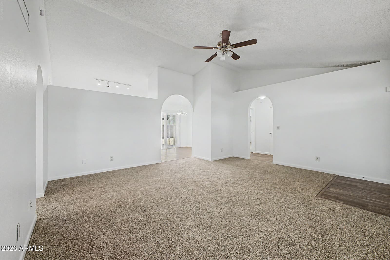 7055 E GARY Street, Mesa, AZ 85207 — photo 7 of 34