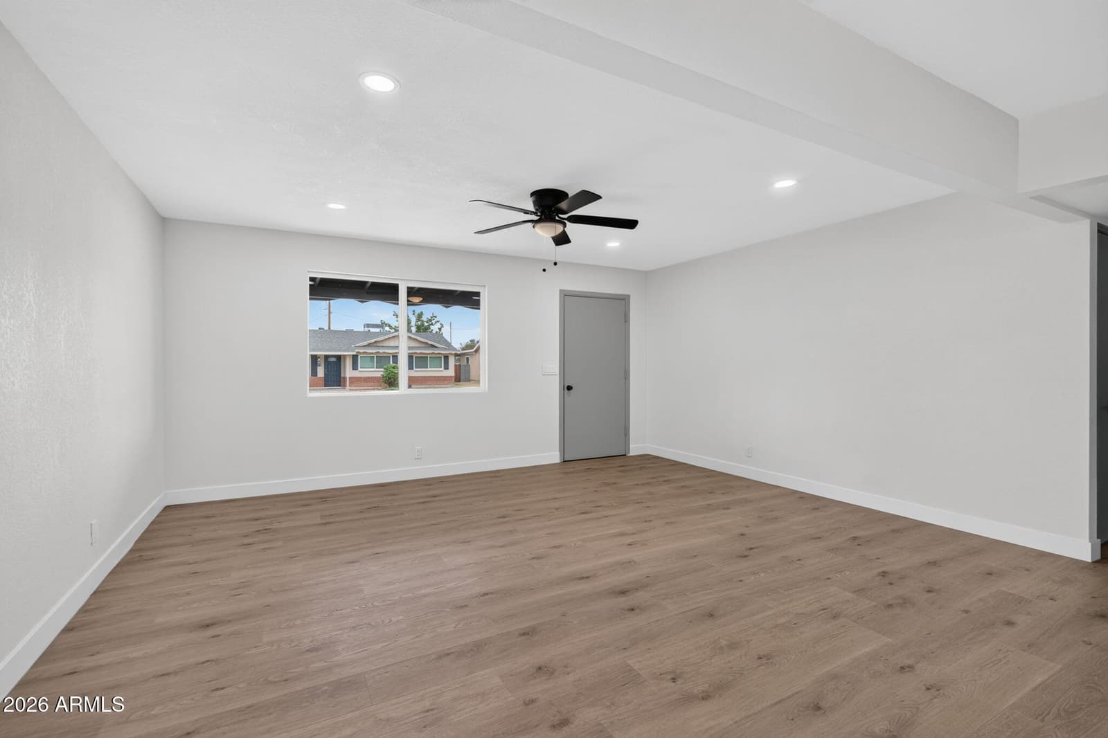 12649 N 30TH Drive, Phoenix, AZ 85029 — photo 7 of 43