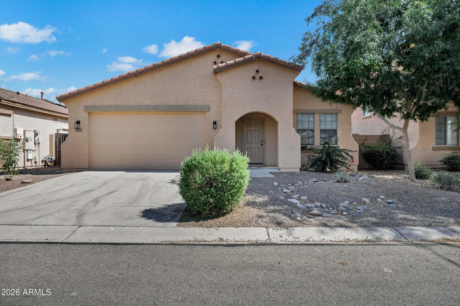 409 E DIAMOND Trail, San Tan Valley, AZ 85143 — photo 1 of 31