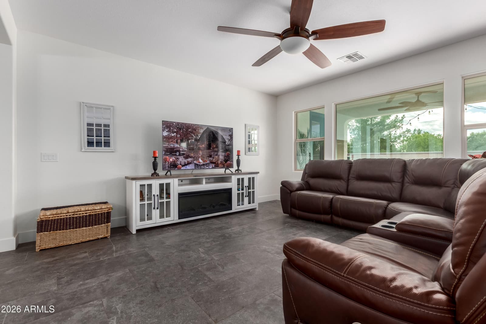 10815 E RAMBLEWOOD Circle, Mesa, AZ 85212 — photo 7 of 28