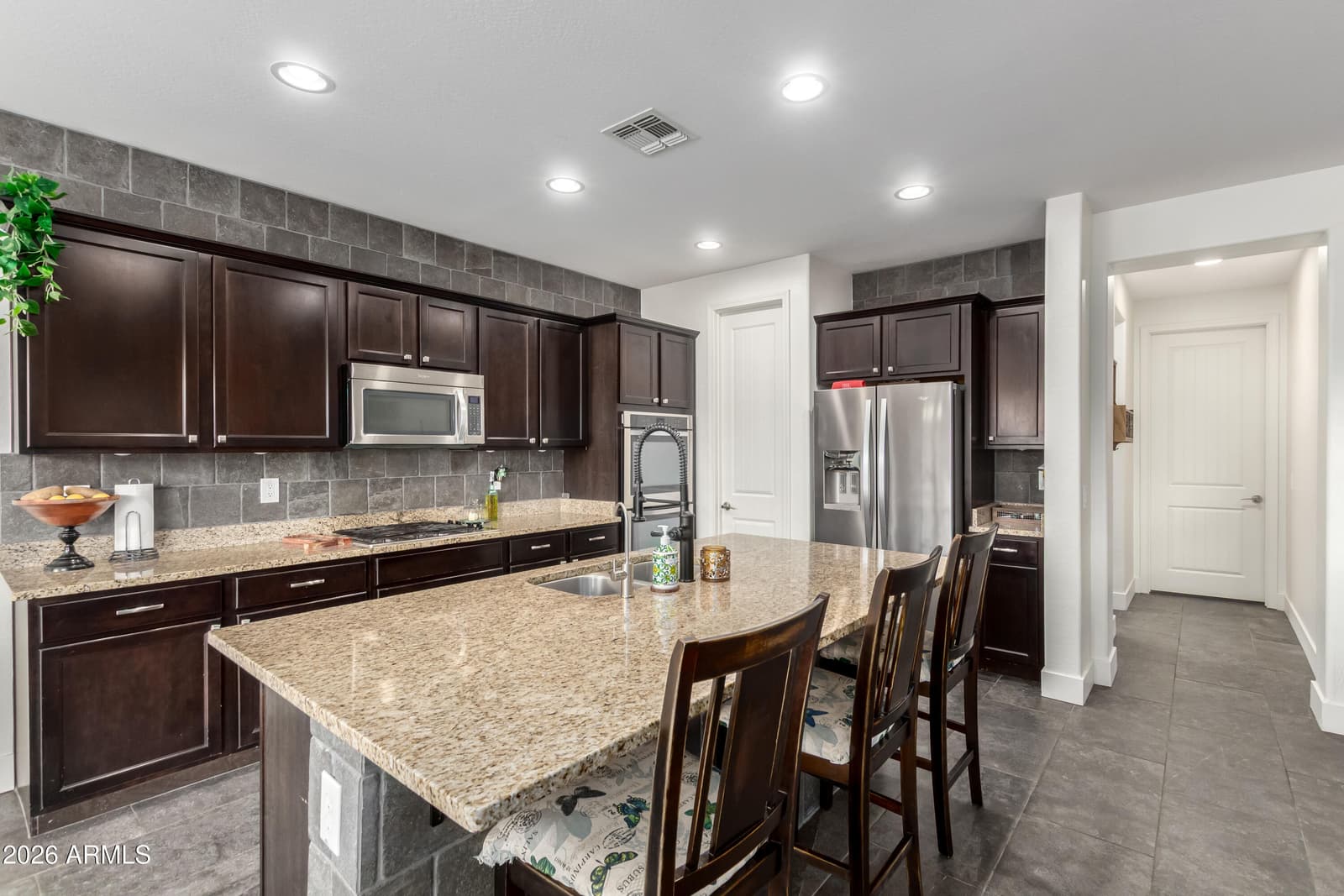 10815 E RAMBLEWOOD Circle, Mesa, AZ 85212 — photo 12 of 28