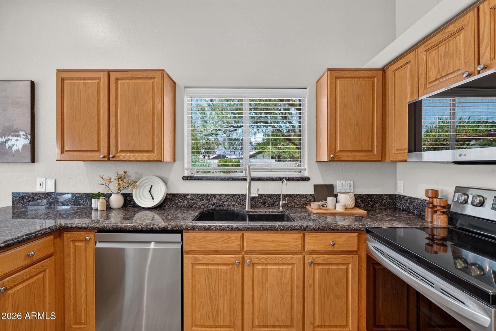9421 E SLEEPY HOLLOW Trail, Gold Canyon, AZ 85118 — photo 12 of 42
