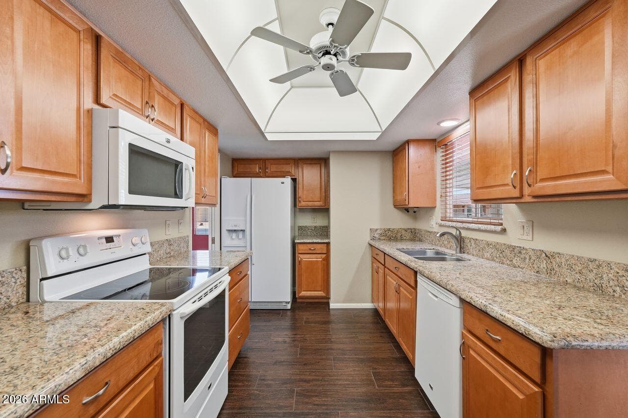 10130 W DESERT ROCK Drive, Sun City, AZ 85351 — photo 7 of 22