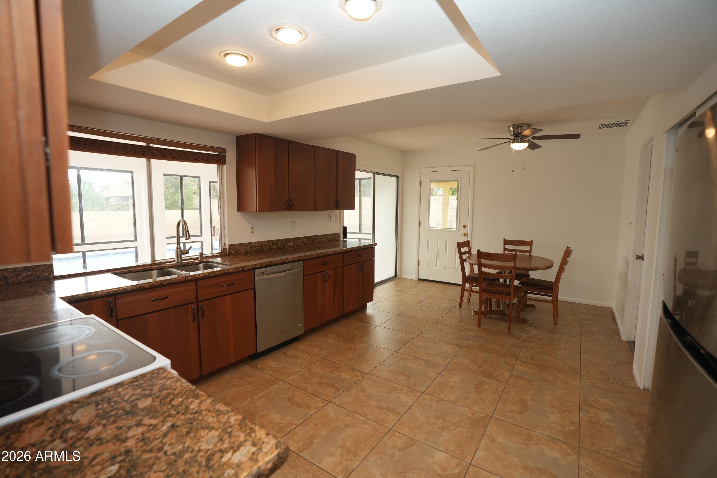 10843 N 23rd Street, Phoenix, AZ 85028 — photo 9 of 36
