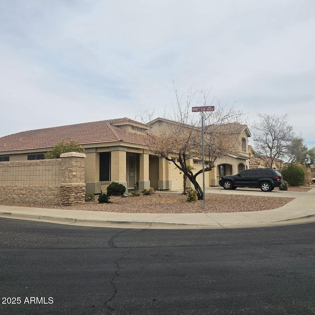 14694 W MANDALAY Lane, Surprise, AZ 85379 — photo 3 of 33
