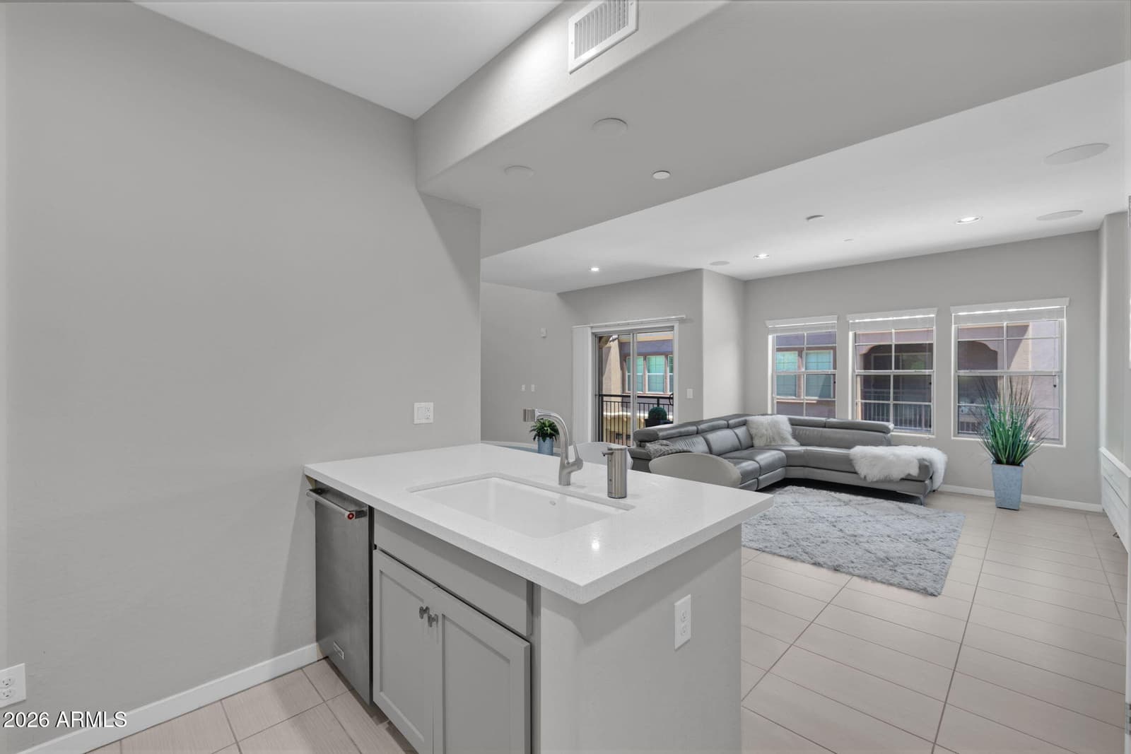 3935 E ROUGH RIDER Road 1365, Phoenix, AZ 85050 — photo 25 of 82