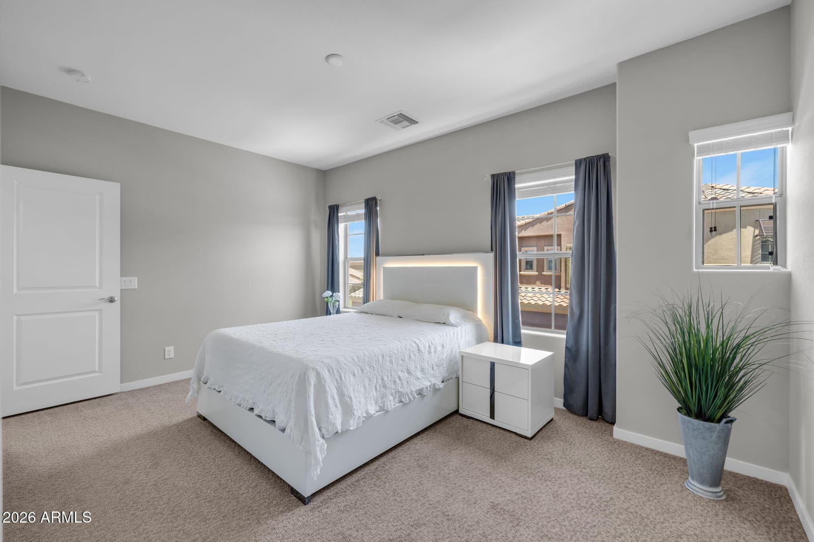 3935 E ROUGH RIDER Road 1365, Phoenix, AZ 85050 — photo 37 of 82