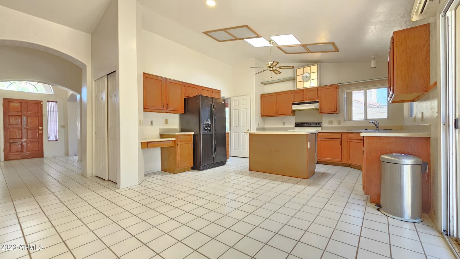 6131 W DESERT COVE Avenue, Glendale, AZ 85304 — photo 10 of 39