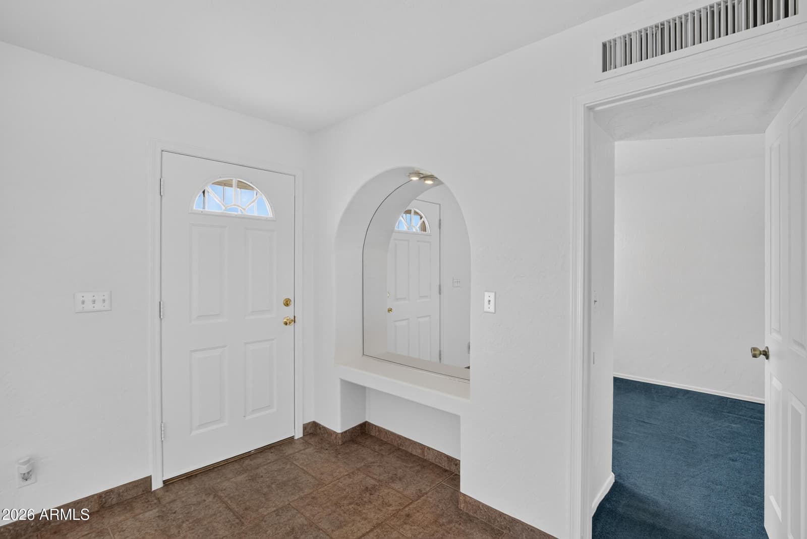 2839 N SOSSAMAN Road, Mesa, AZ 85207 — photo 11 of 57